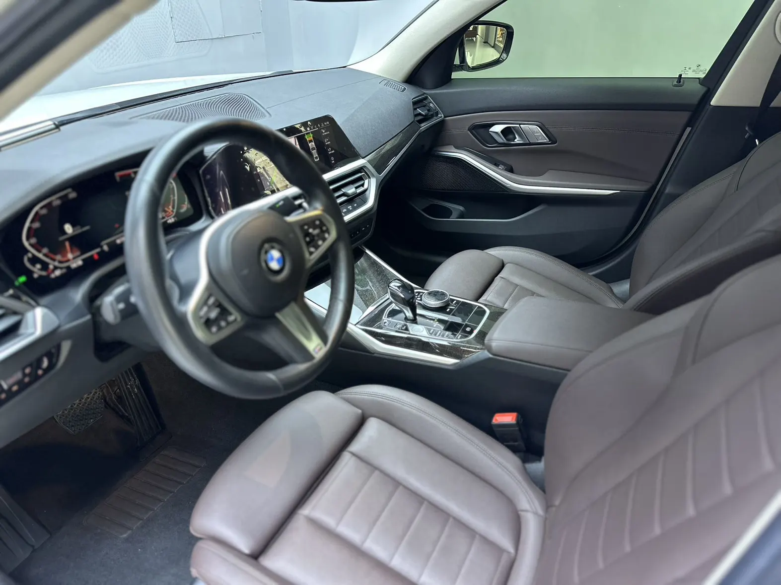 BMW 325Li, 2020 8