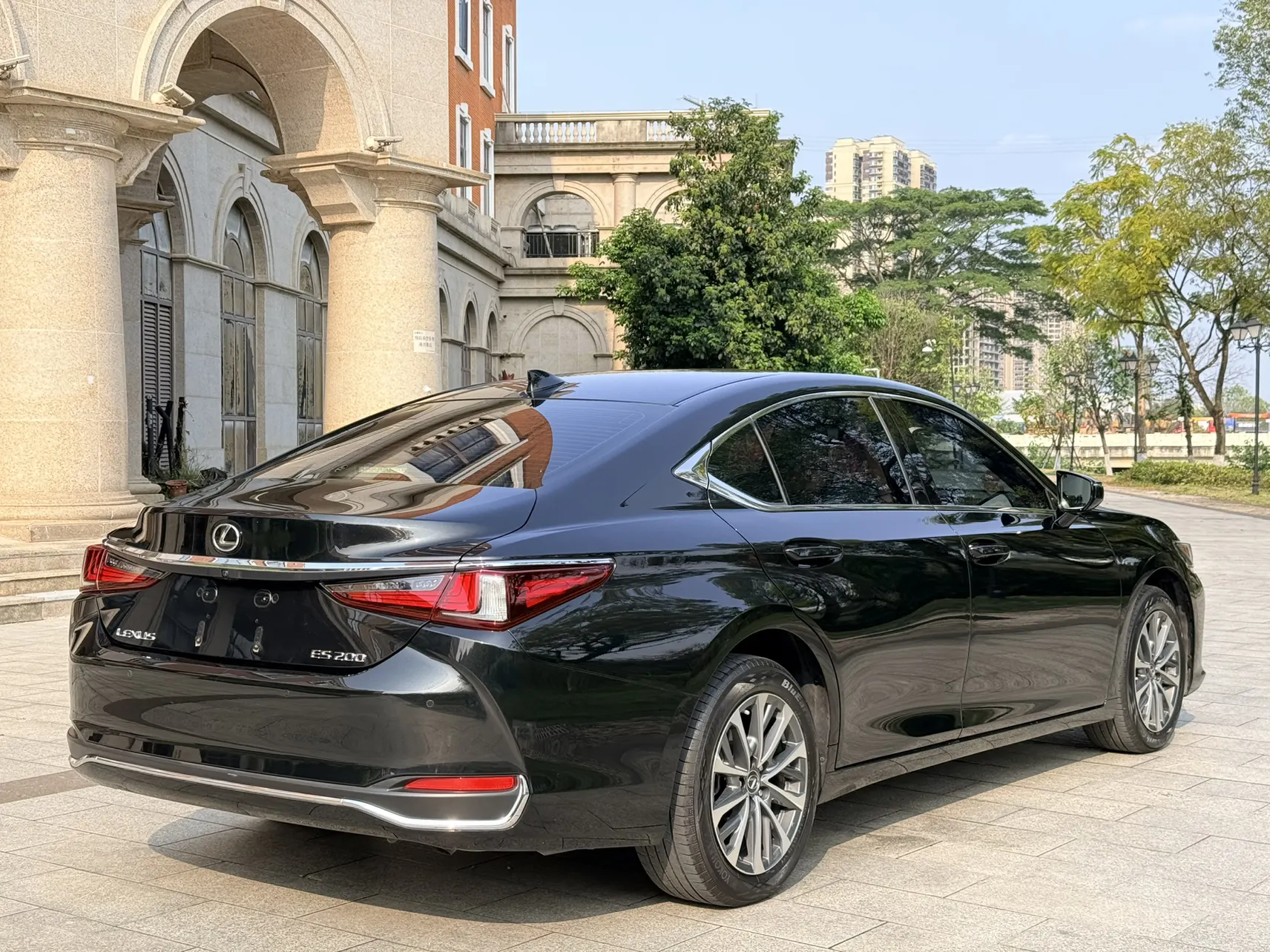 Lexus ES 200, 2024 4