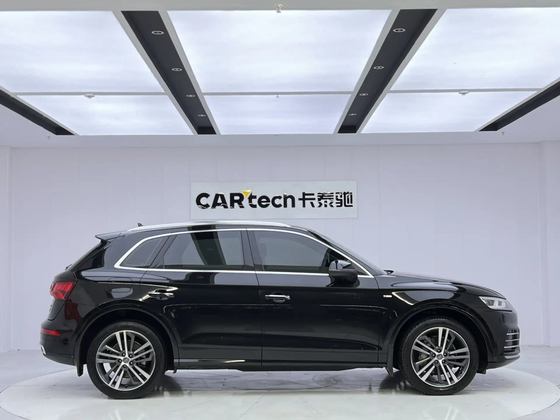 Audi Q5L 40 TFSI, 2021 4
