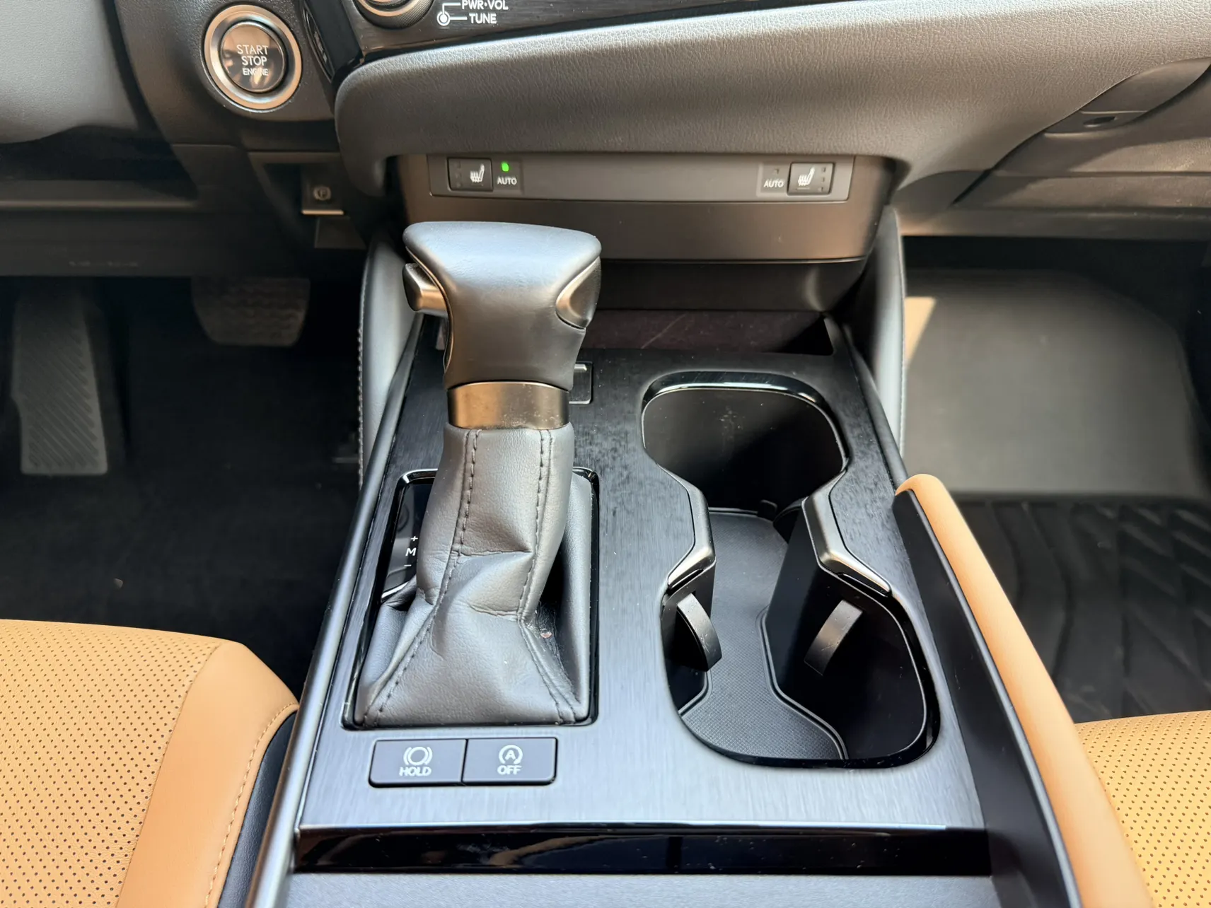 Lexus ES 200, 2024 27