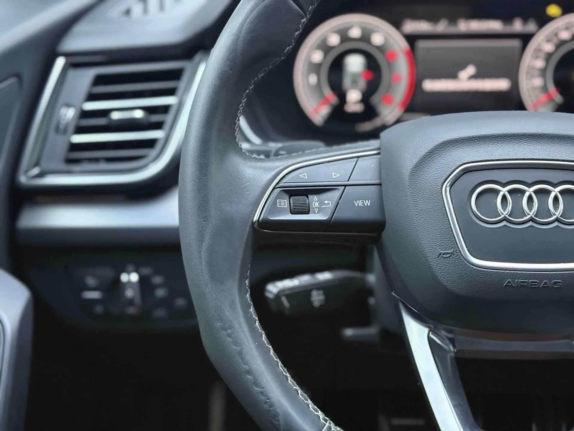 Audi Q5L 40 TFSI, 2024 11