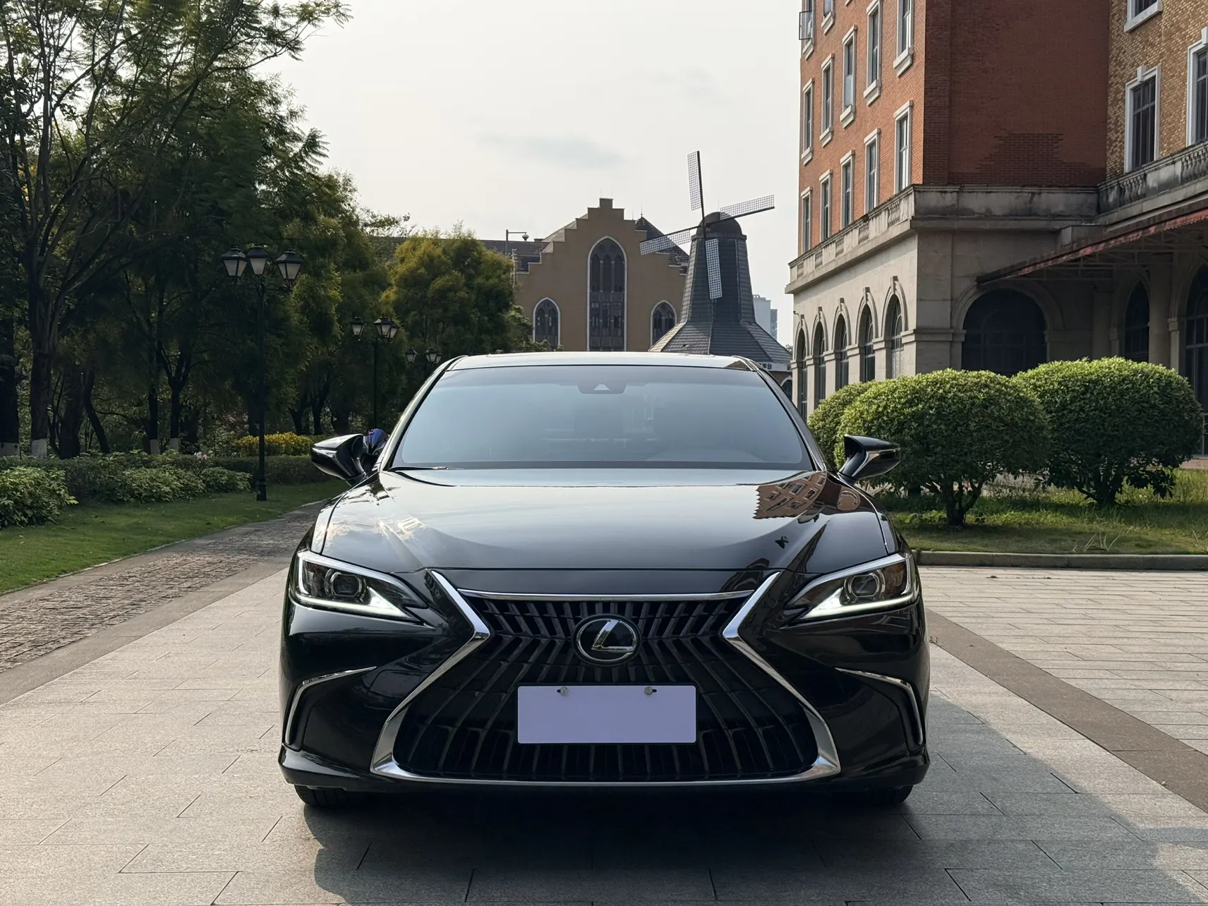 Lexus ES 200, 2024 3