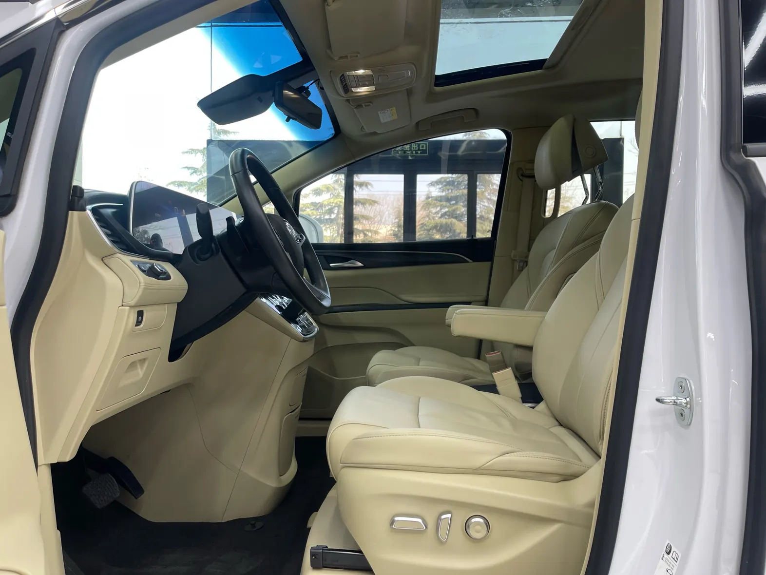 Buick GL8, 2023 13