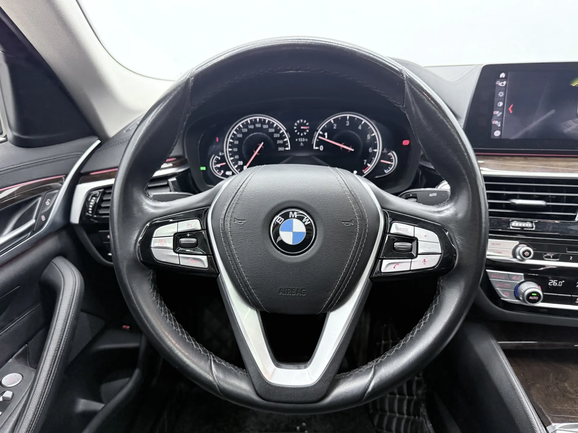 BMW 525Li, 2018 8