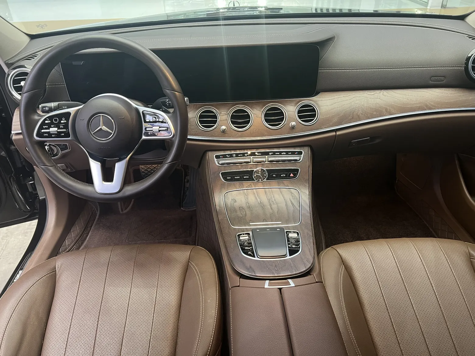 Mercedes-Benz E 300 L, 2019 13