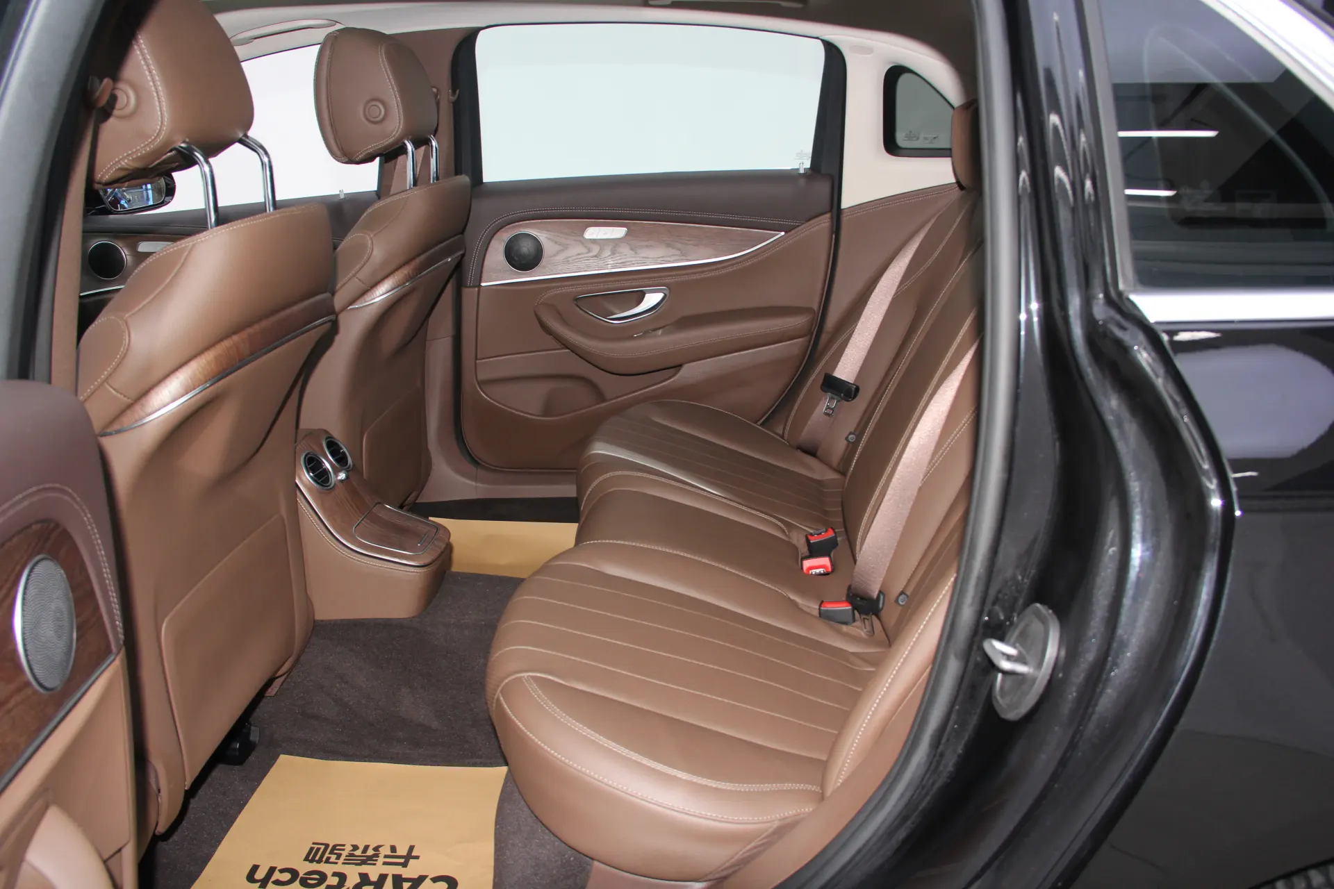 Mercedes-Benz E 300 L, 2023 20