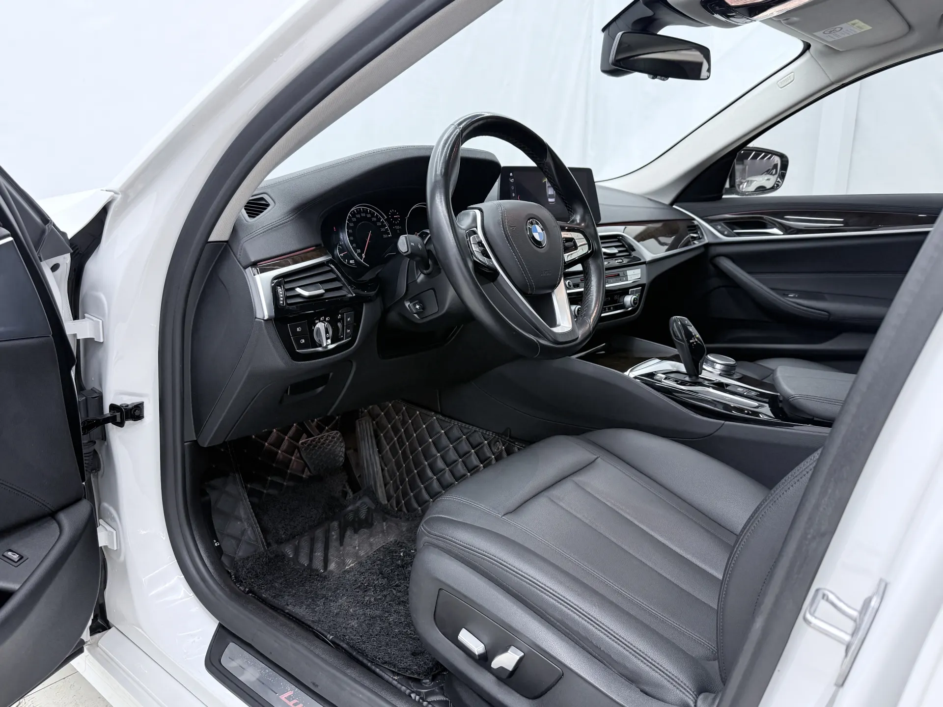 BMW 525Li, 2018 11