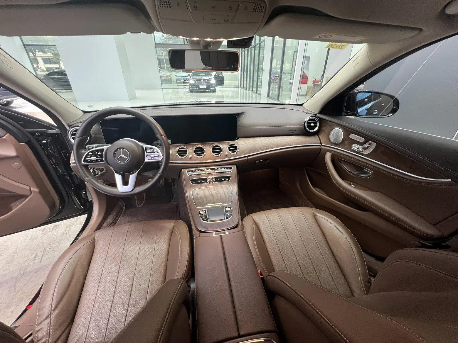 Mercedes-Benz E 300 L, 2019 23