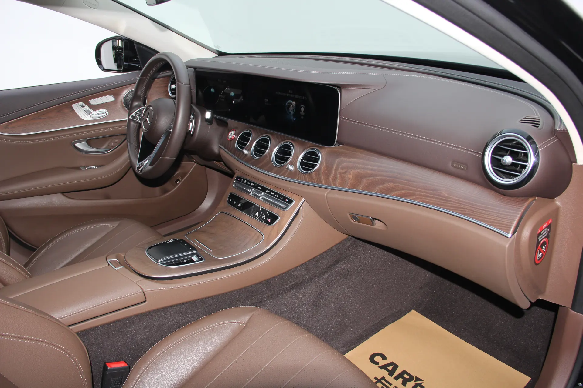 Mercedes-Benz E 300 L, 2023 22