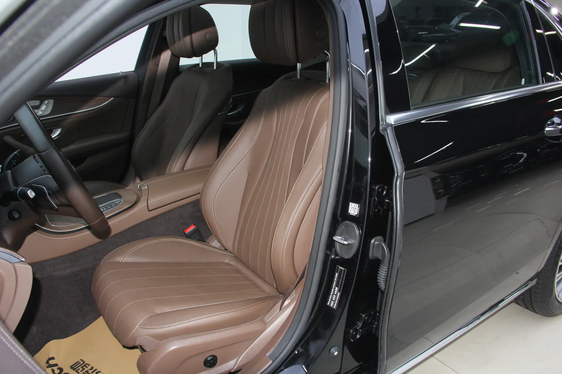 Mercedes-Benz E 300 L, 2023 18
