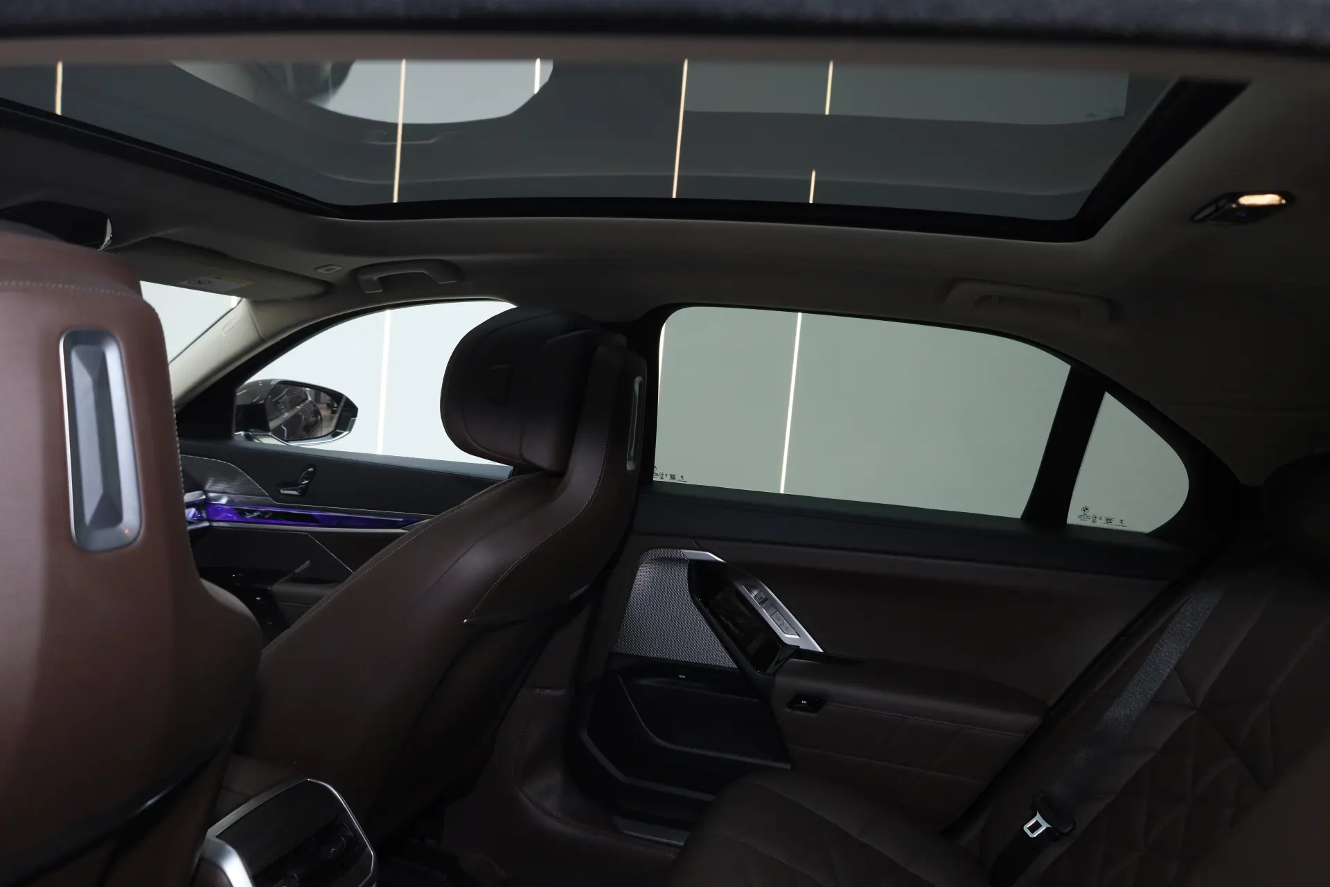 BMW 735Li, 2024 25