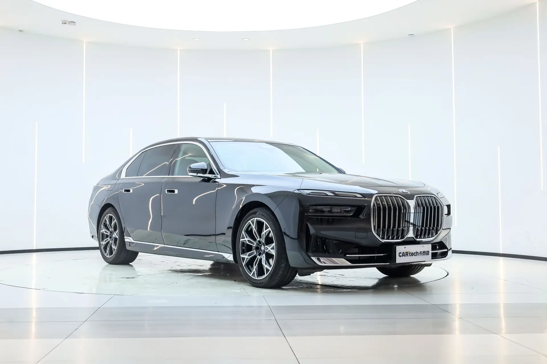 BMW 735Li, 2024 2