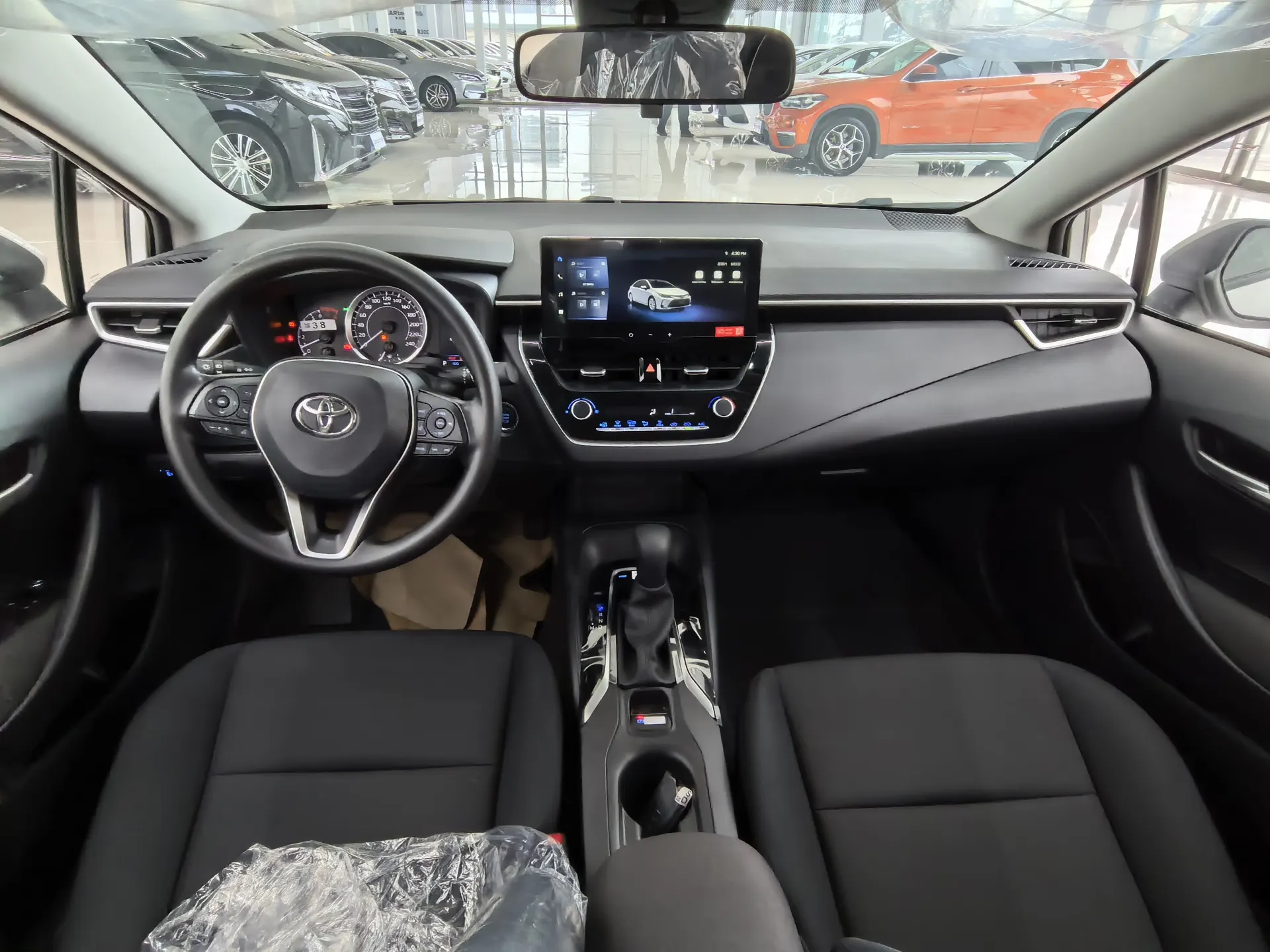 Toyota Corolla, 2025 11