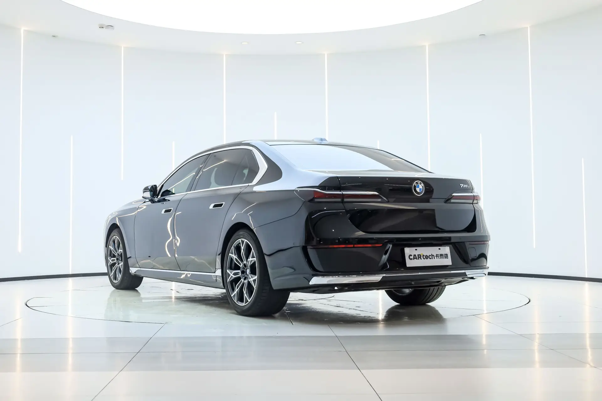 BMW 735Li, 2024 7