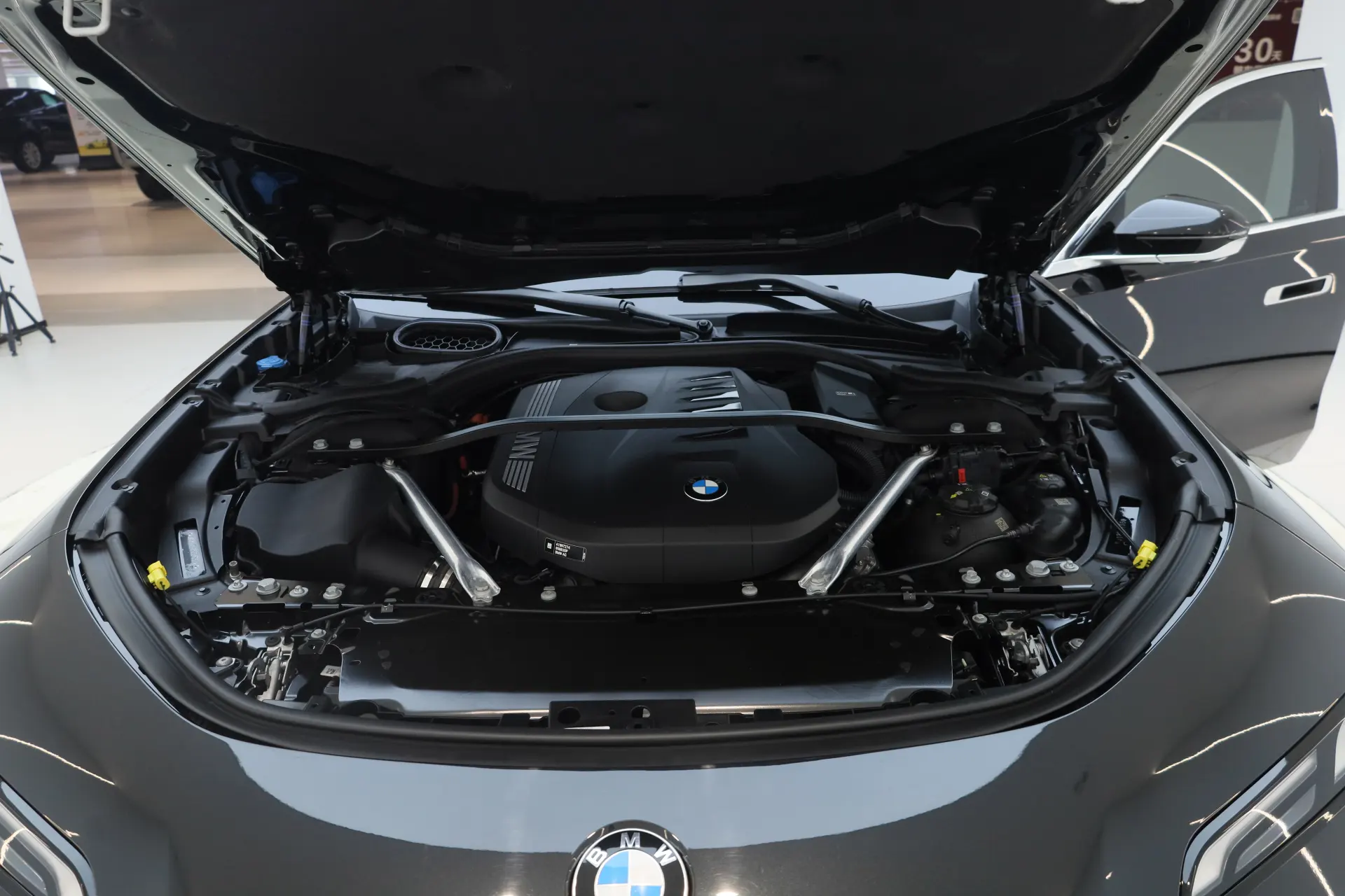 BMW 735Li, 2024 12