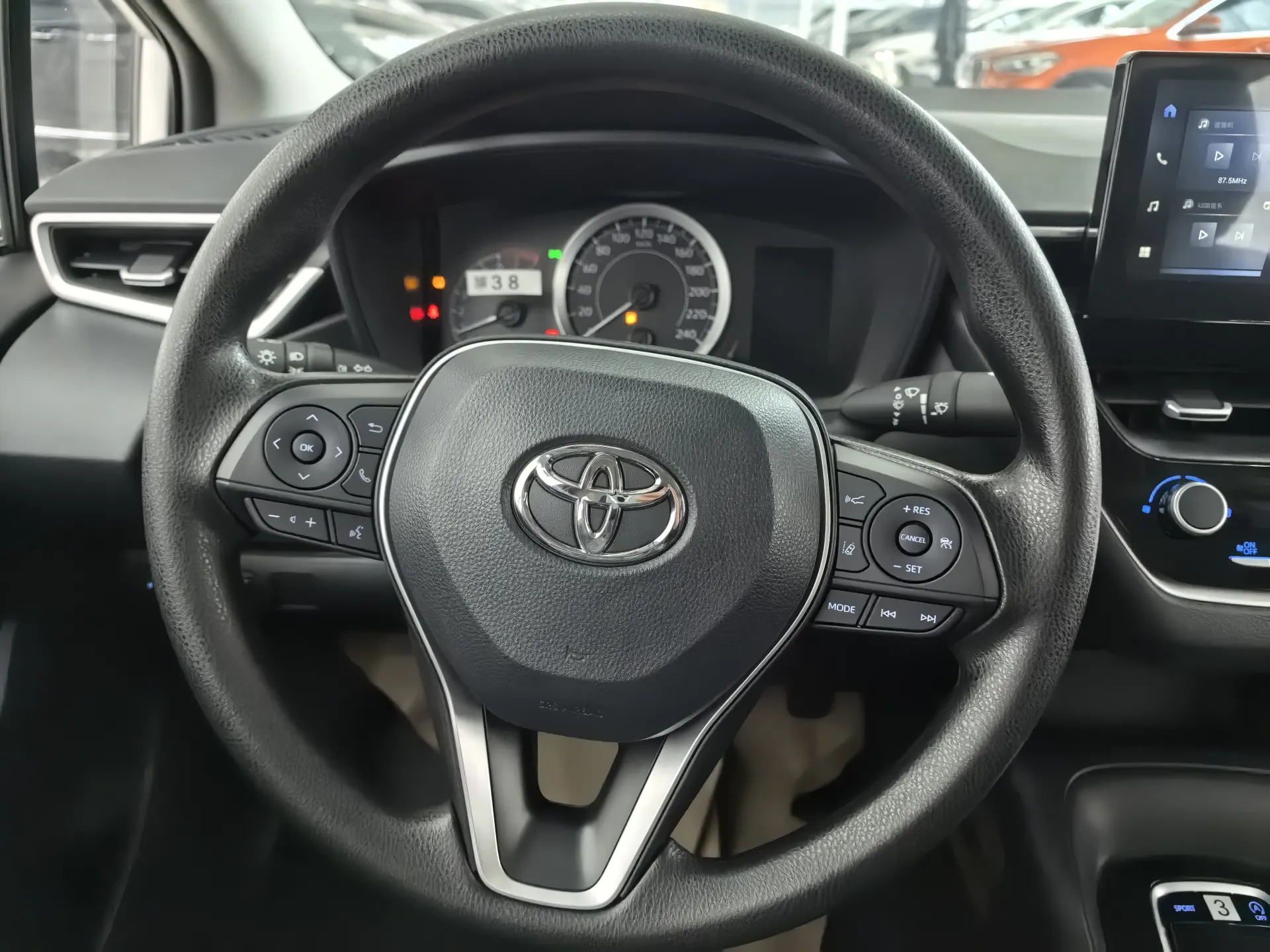 Toyota Corolla, 2025 12