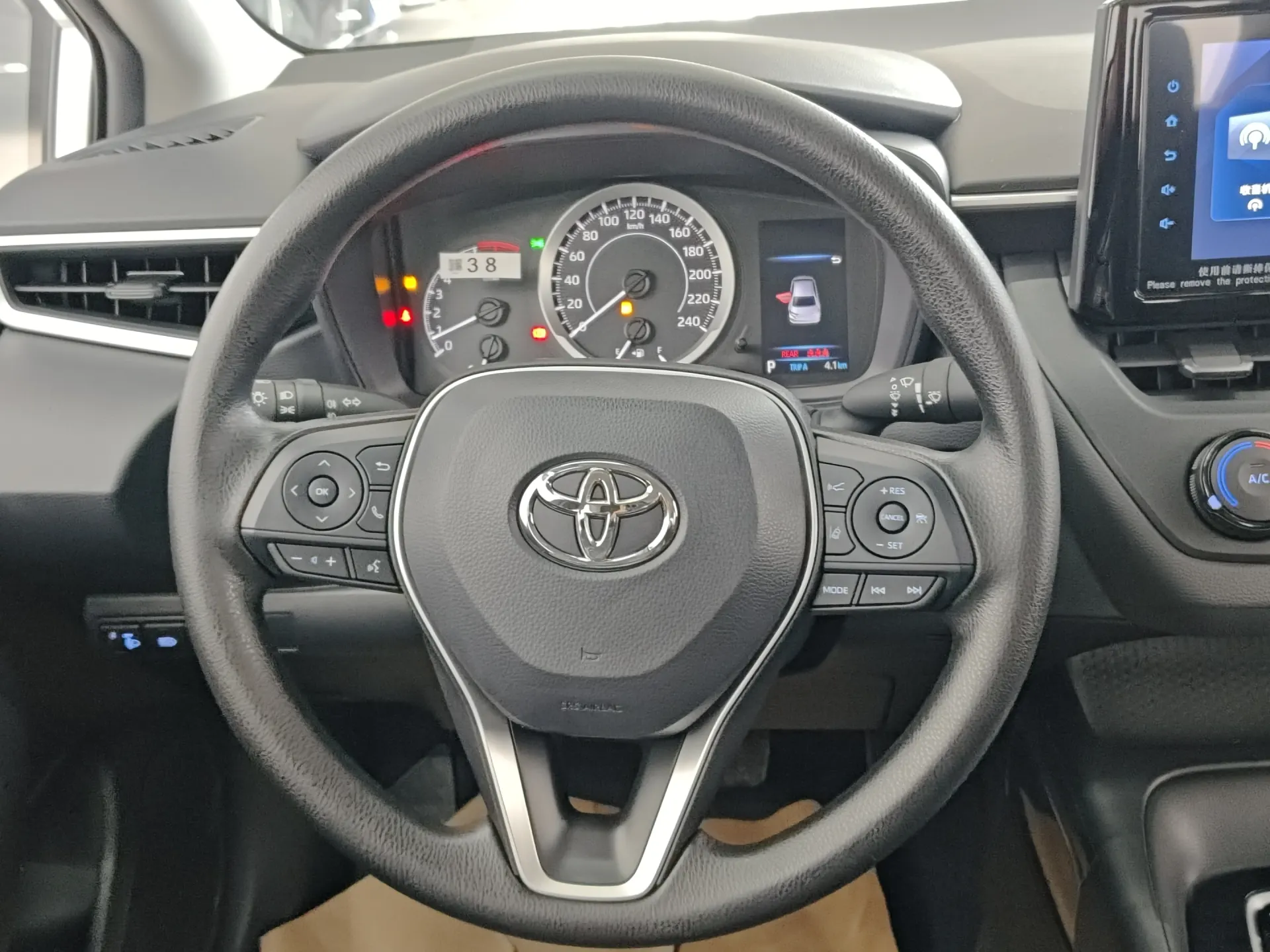 Toyota Corolla, 2025 11