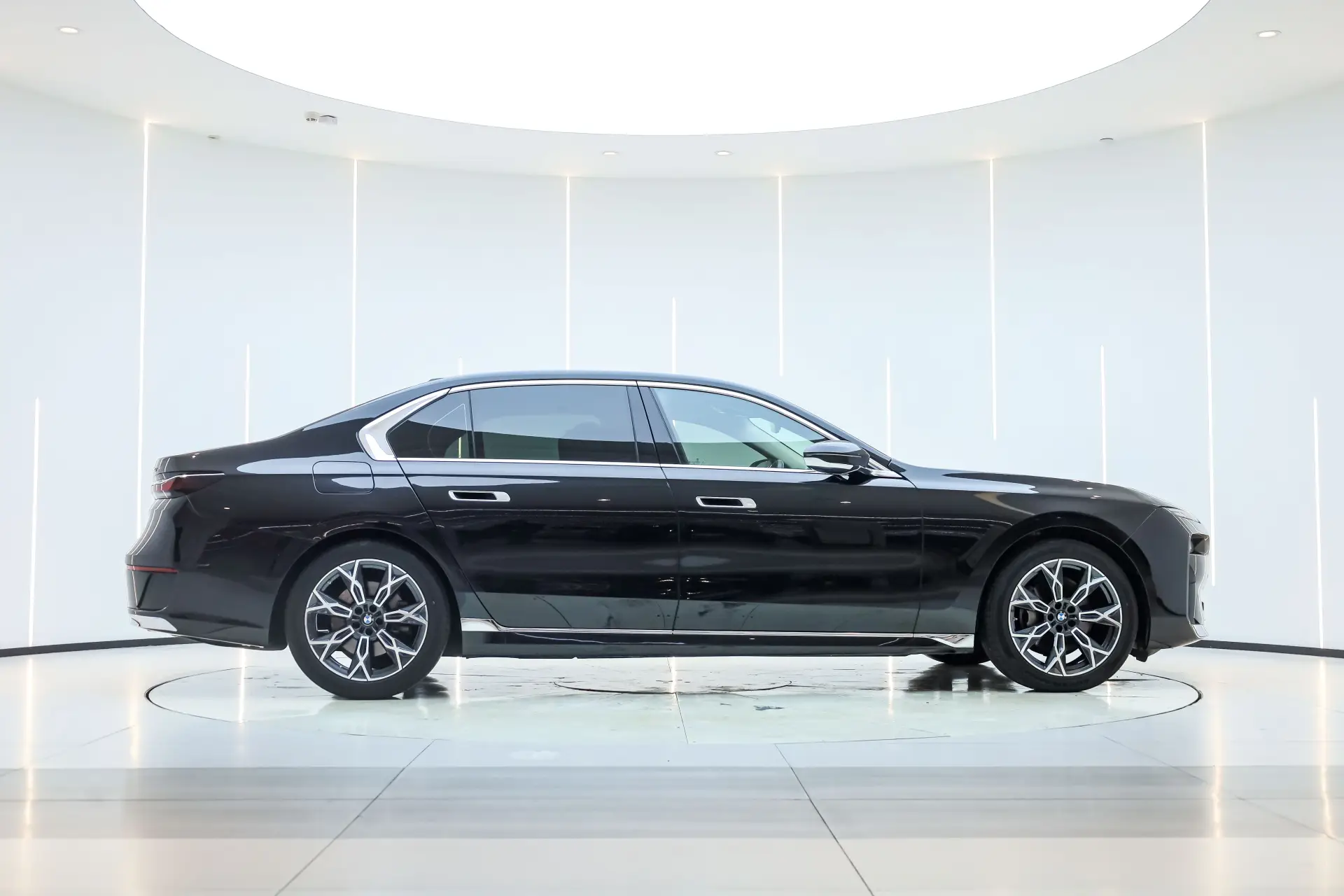 BMW 735Li, 2024 4
