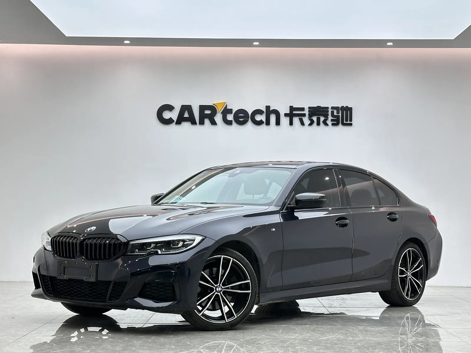 BMW 330i