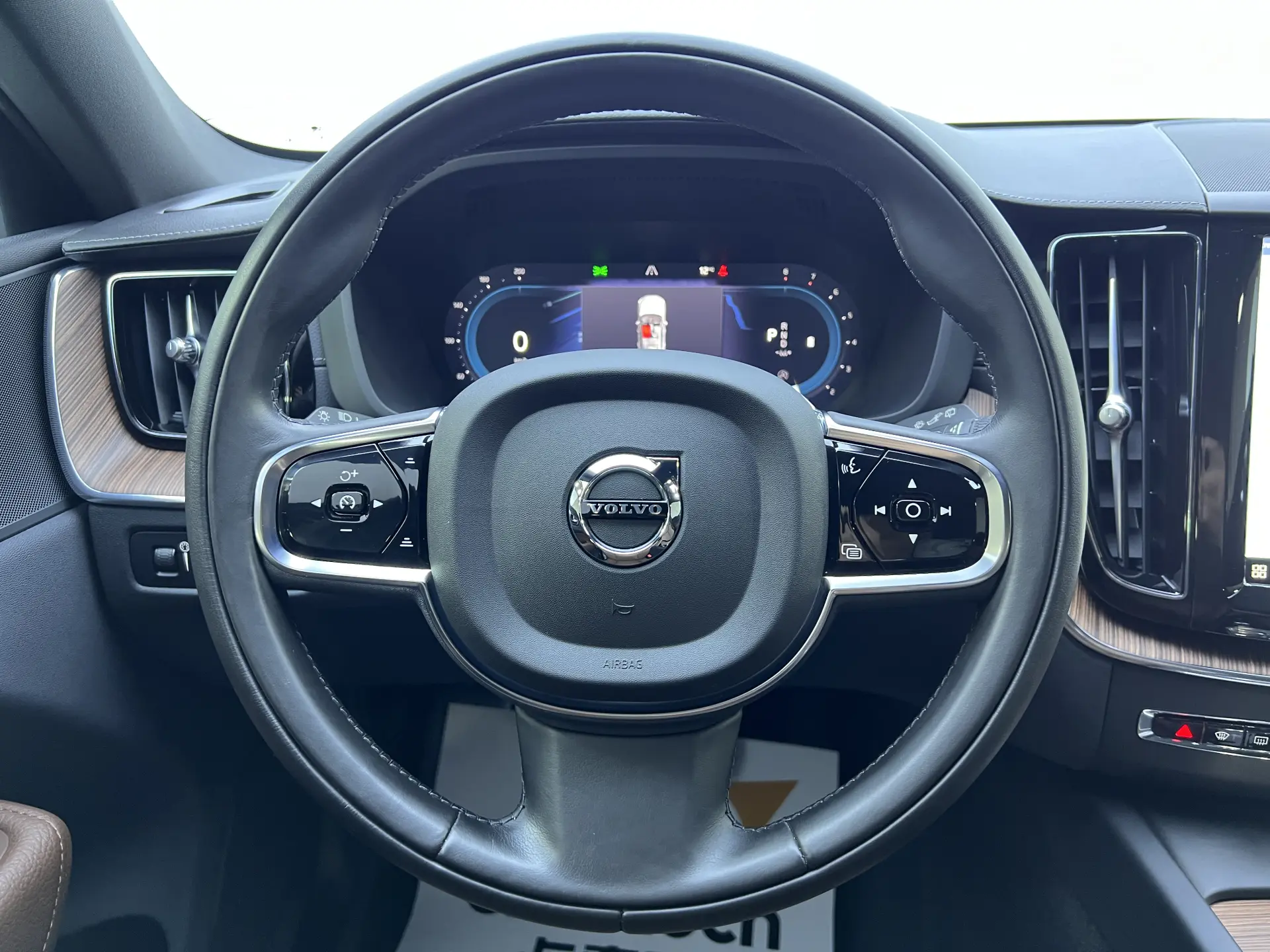 Volvo XC60, 2022 все фото