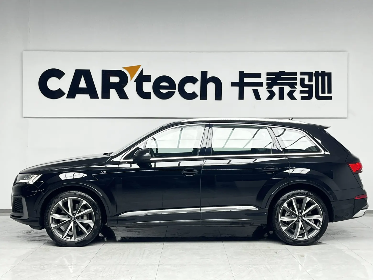 Audi Q7 55 TFSI, 2023 4