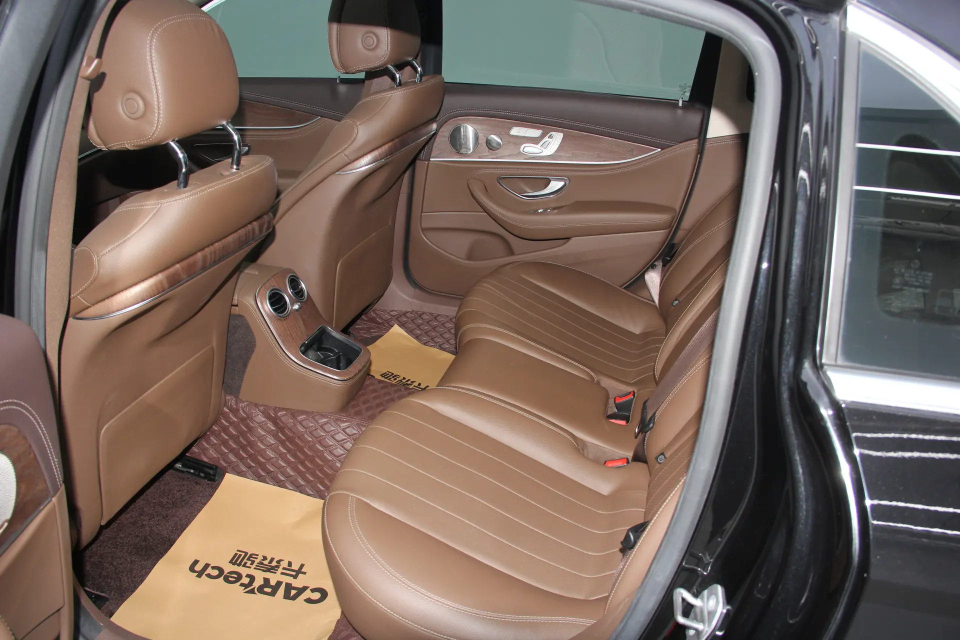 Mercedes-Benz E 300 L, 2022 20