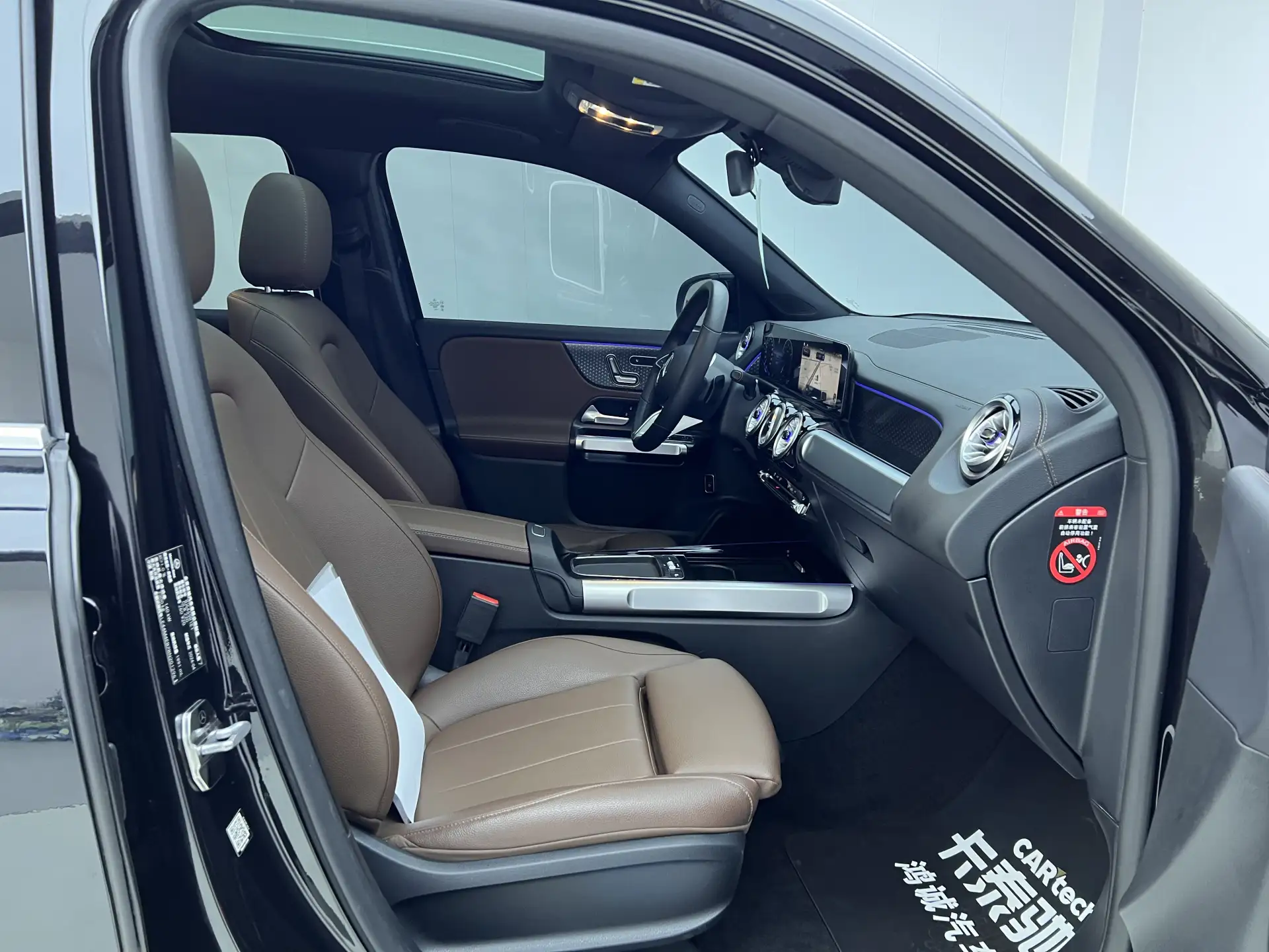 Mercedes-Benz GLB, 2024 19