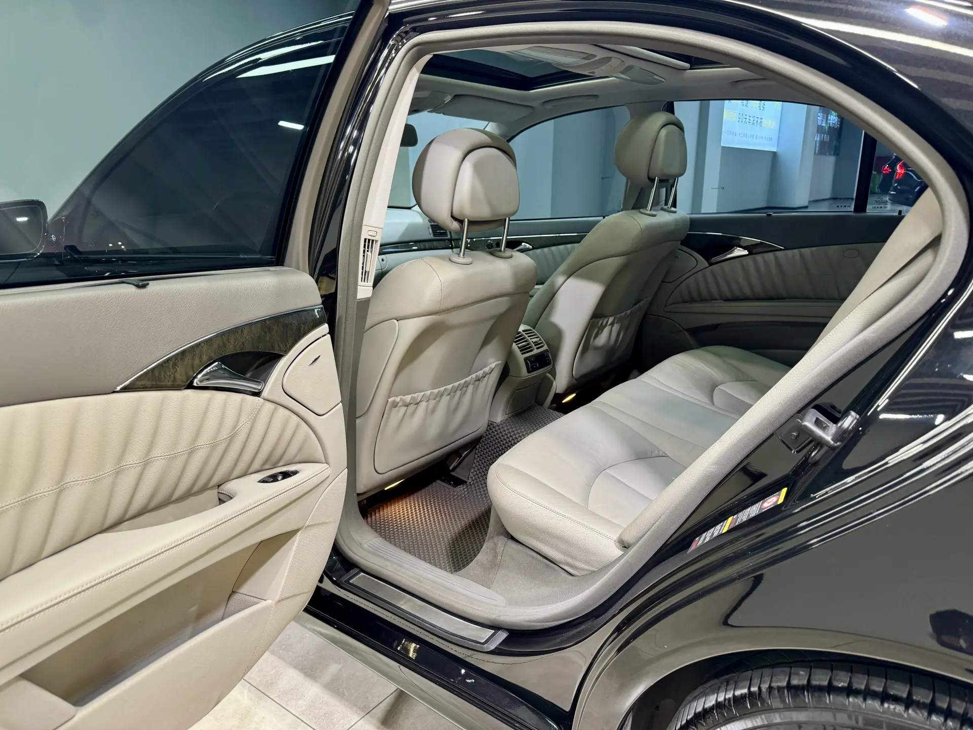 Mercedes-Benz E 350, 2008 24