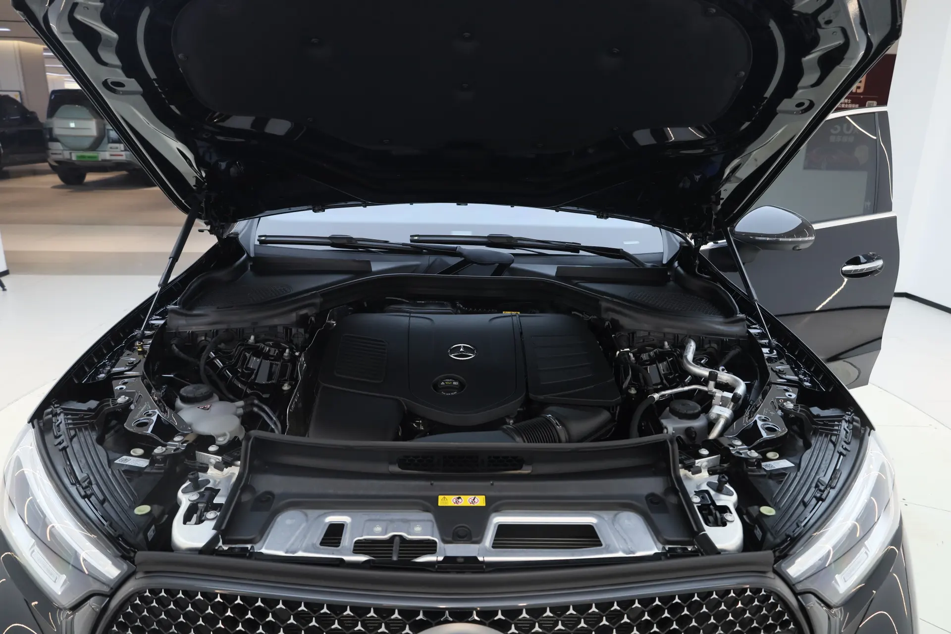 Mercedes-Benz GLC 260 L, 2025 12