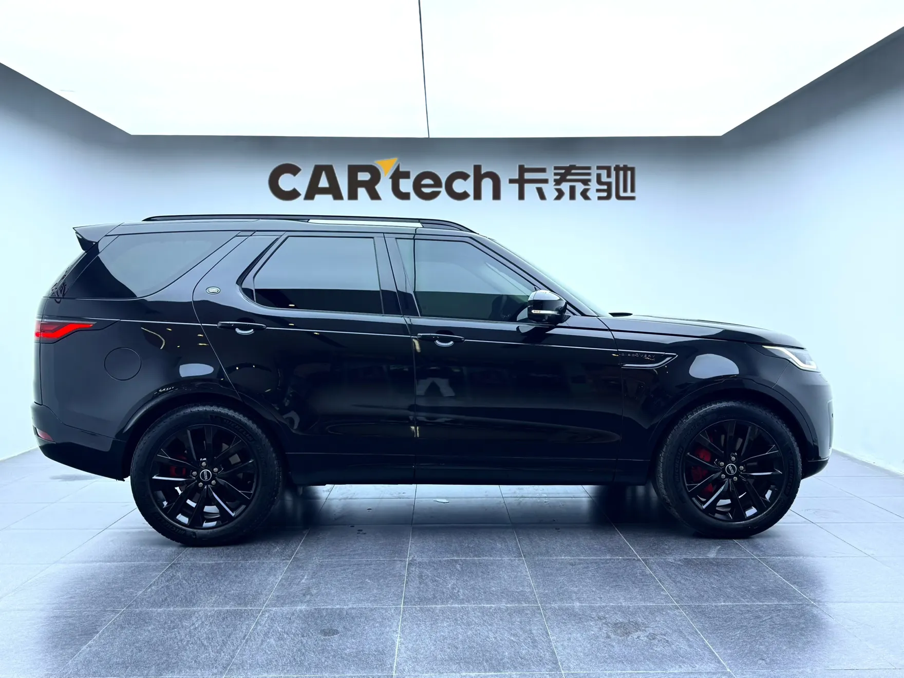 Land Rover Discovery, 2024 4