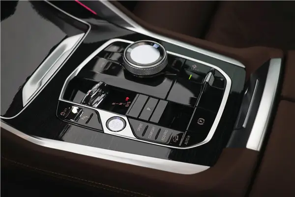 BMW X6, 2025 12