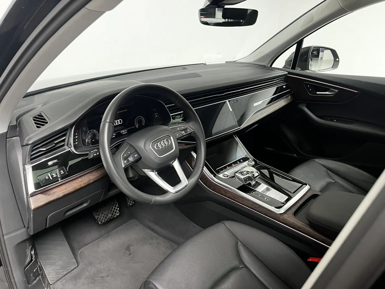 Audi Q7 55 TFSI, 2023 18