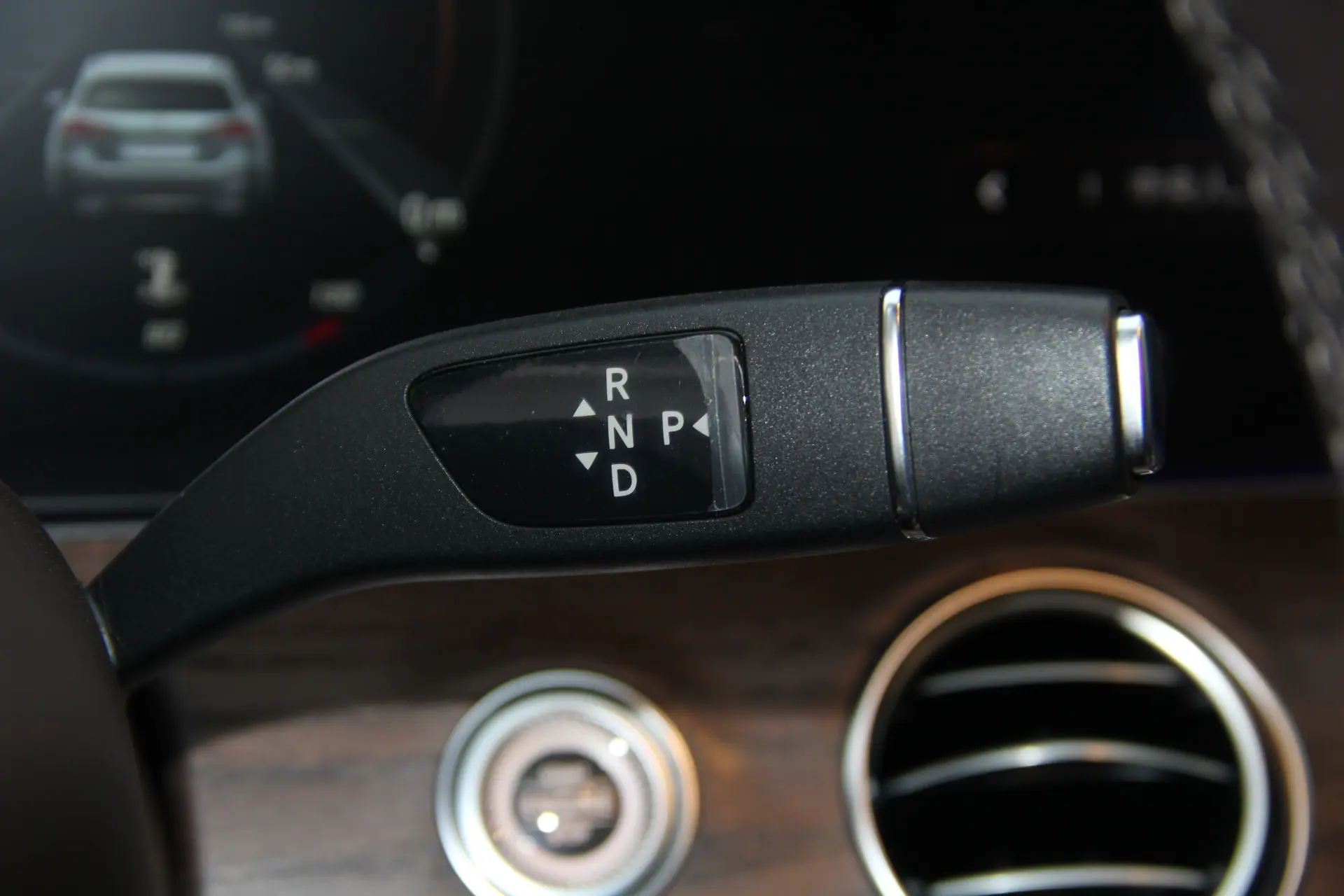 Mercedes-Benz E 300 L, 2022 21