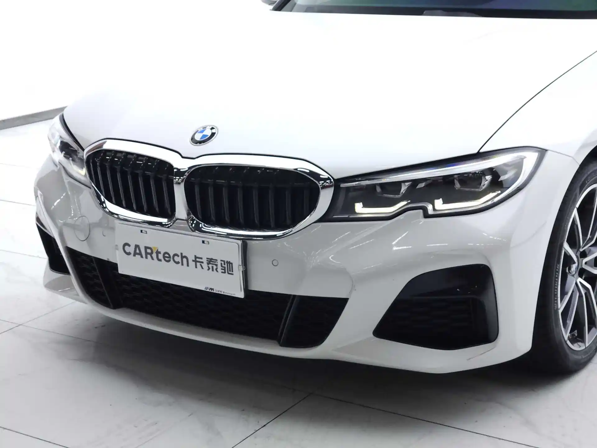 BMW 325i, 2021 14