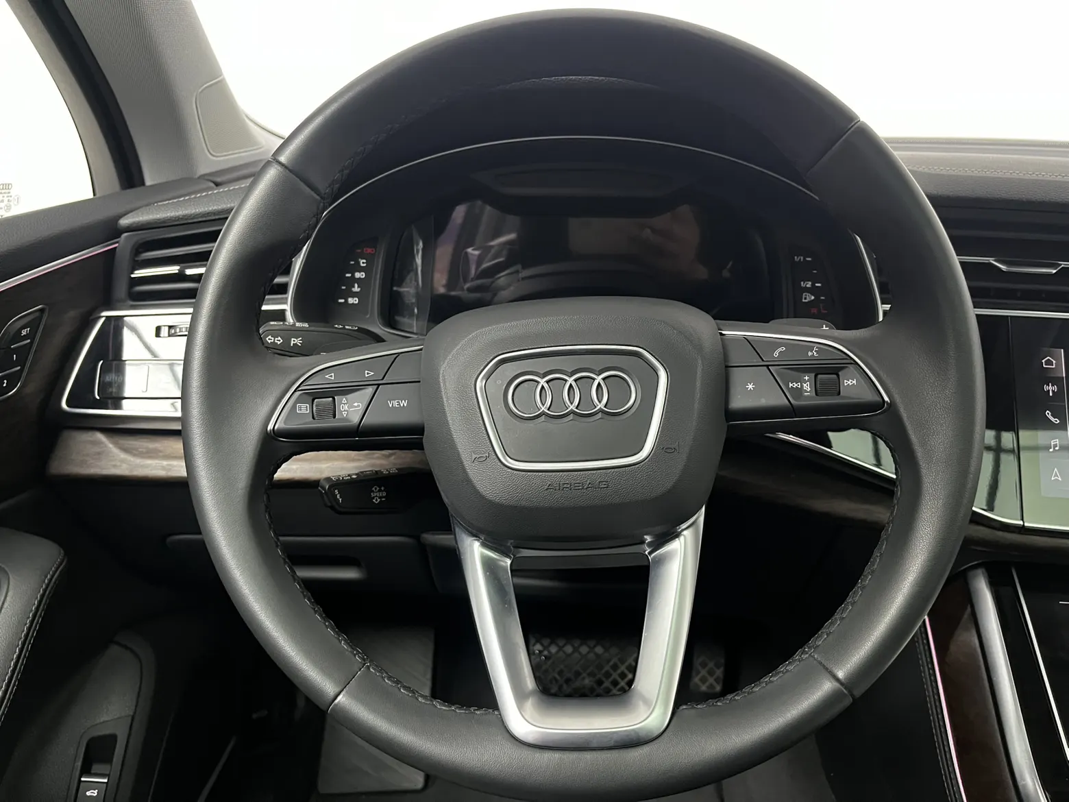 Audi Q7 55 TFSI, 2023 10