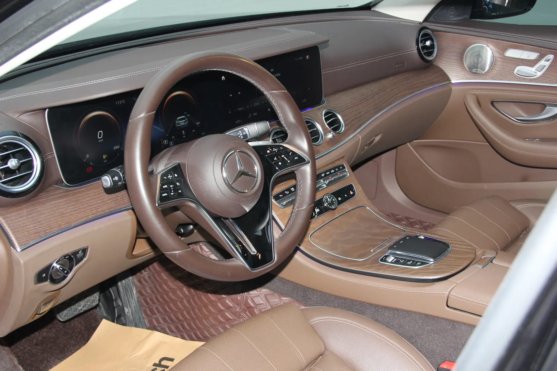 Mercedes-Benz E 300 L, 2022 22