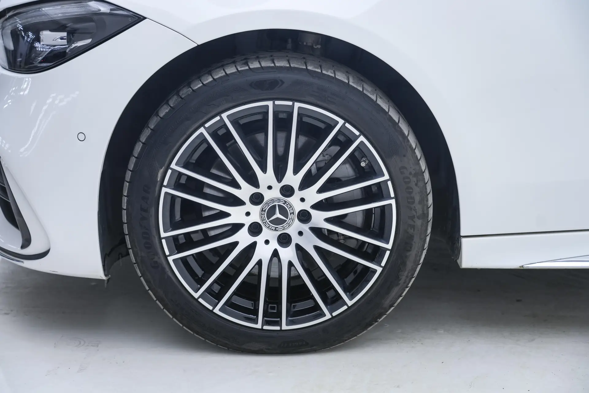 Mercedes-Benz C 260 L, 2024 11