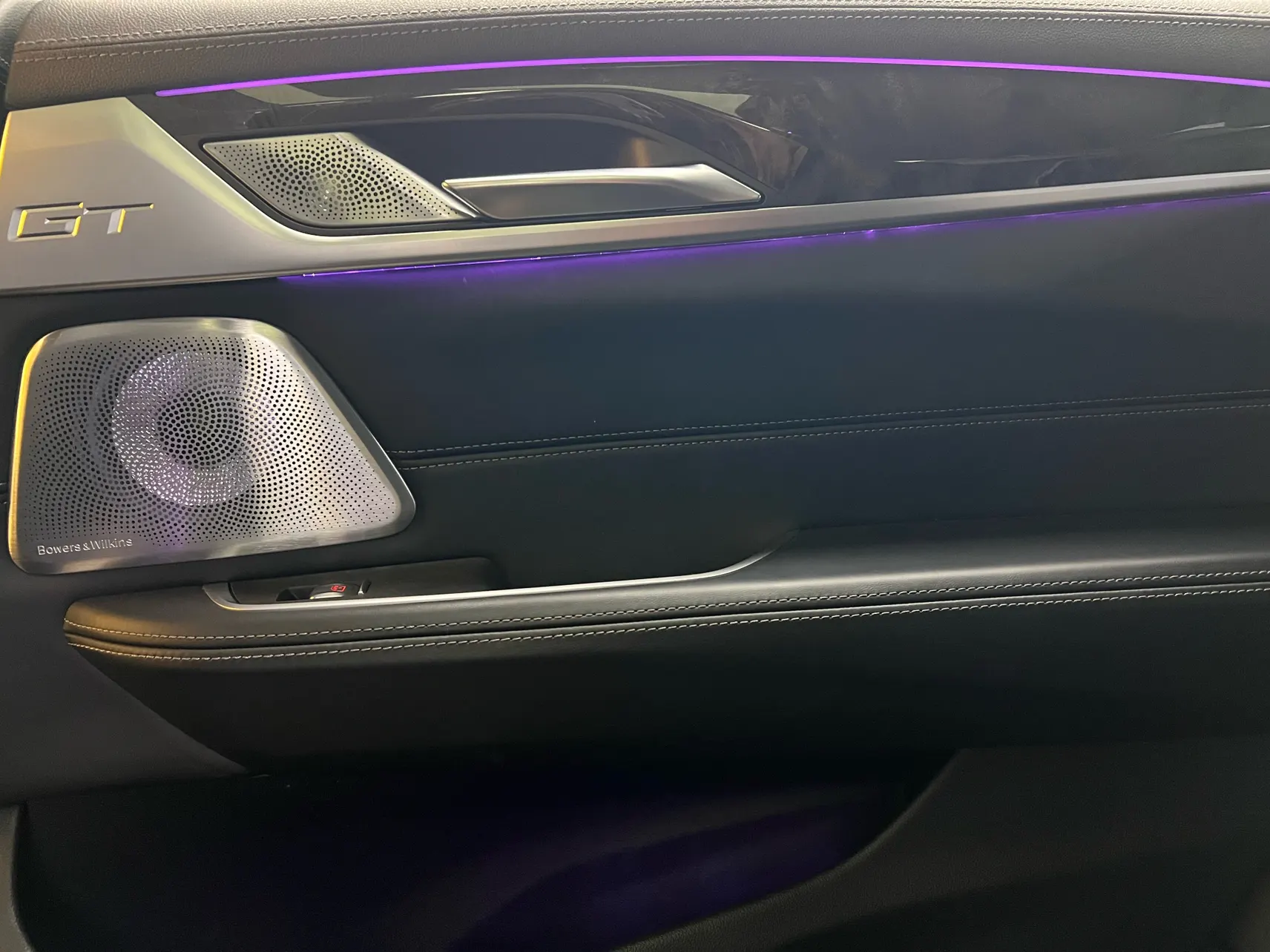 BMW 6GT, 2021 24