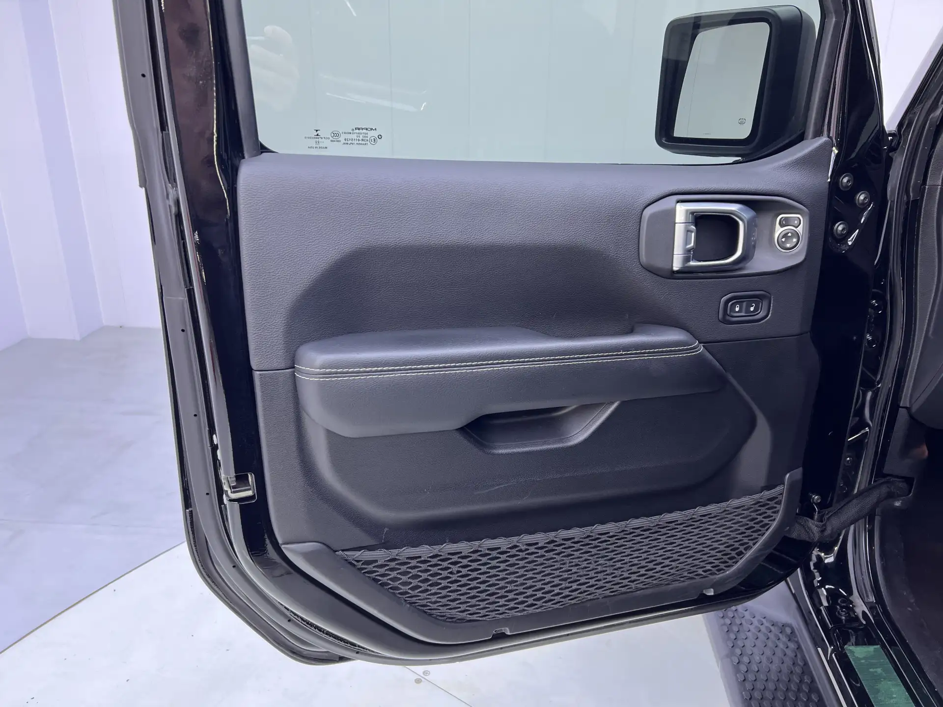 Jeep Wrangler, 2023 17