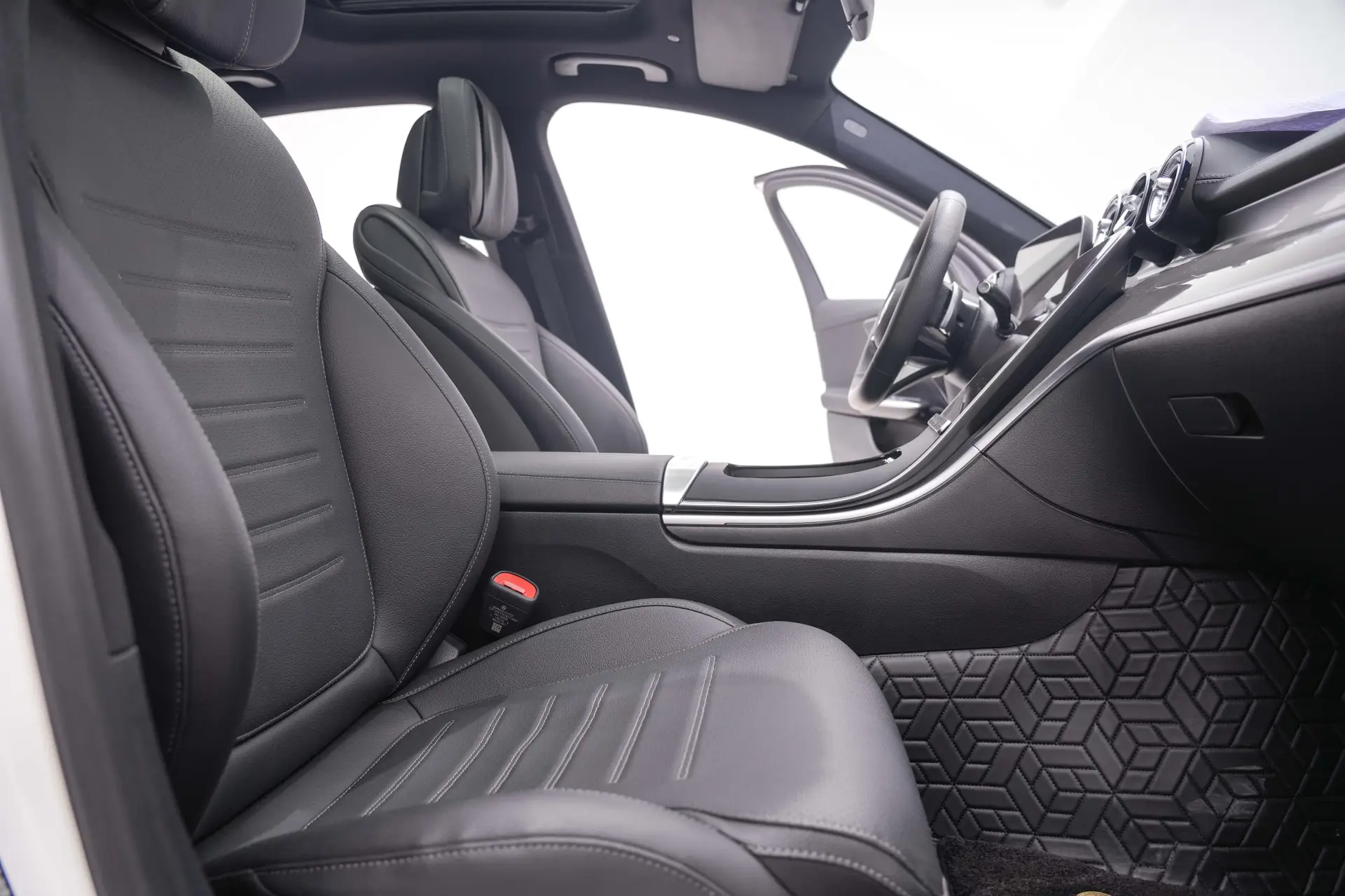Mercedes-Benz C 260 L, 2024 19