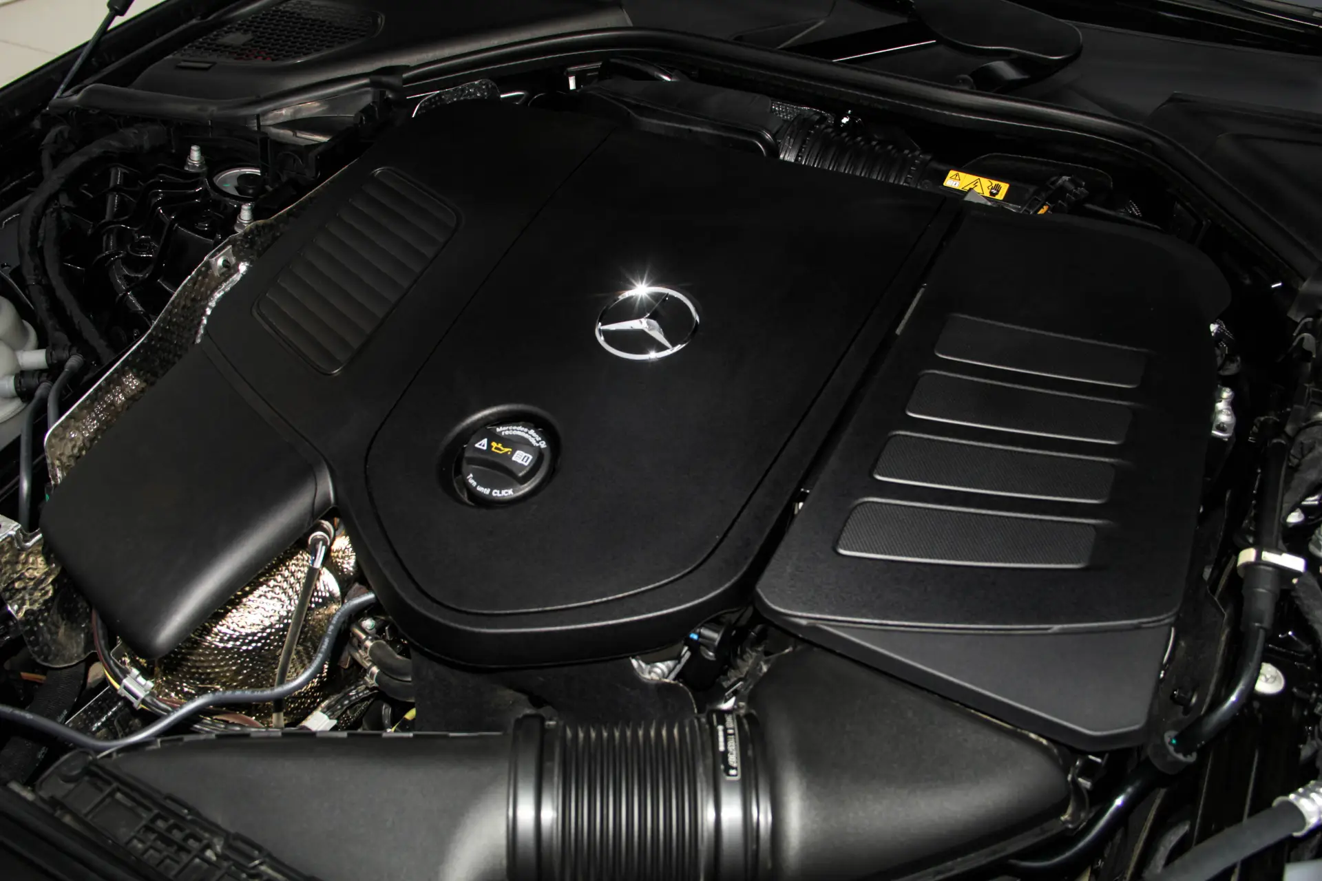 Mercedes-Benz E 300 L, 2025 12