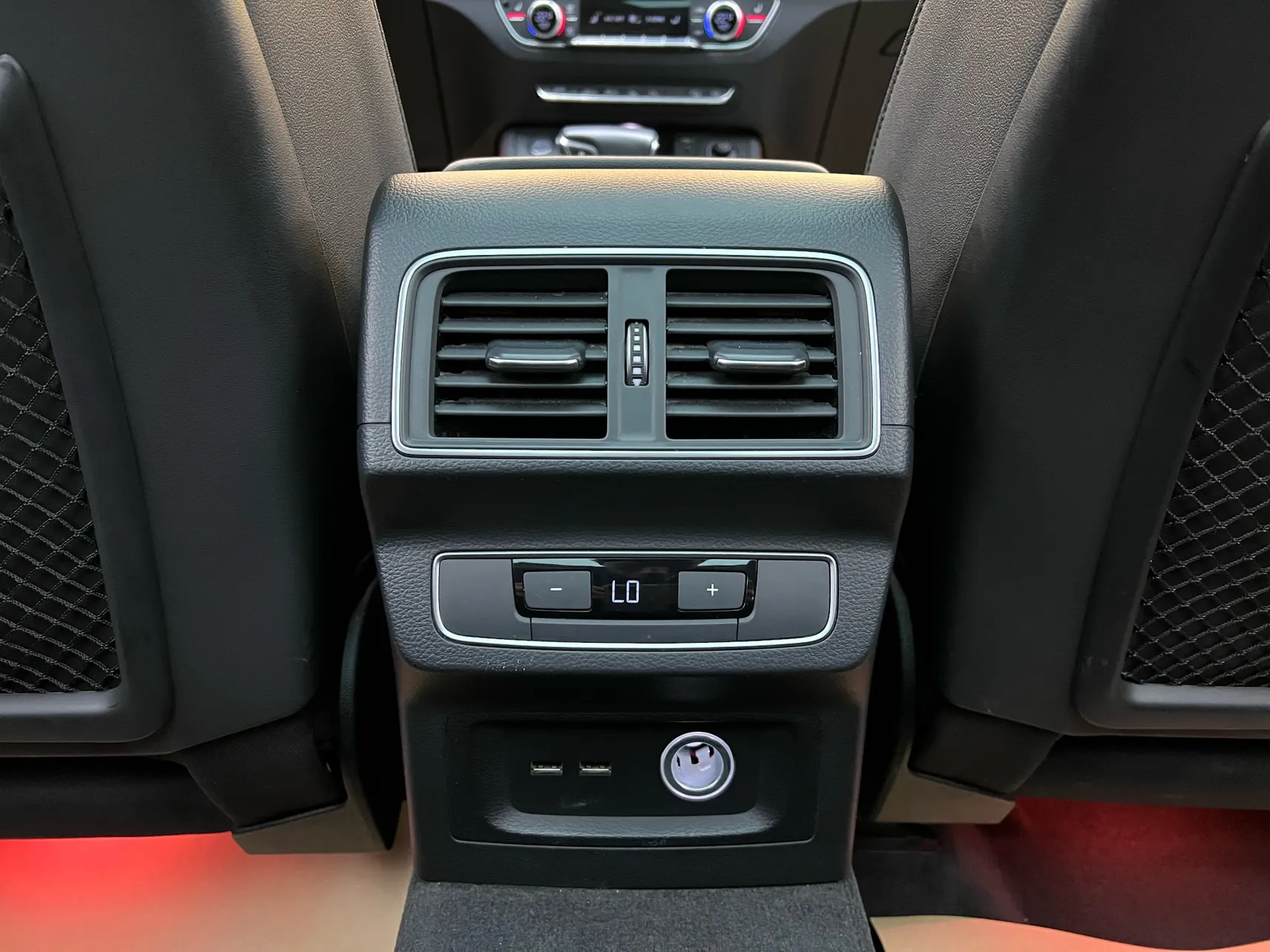 Audi Q5L 40, 2022 28