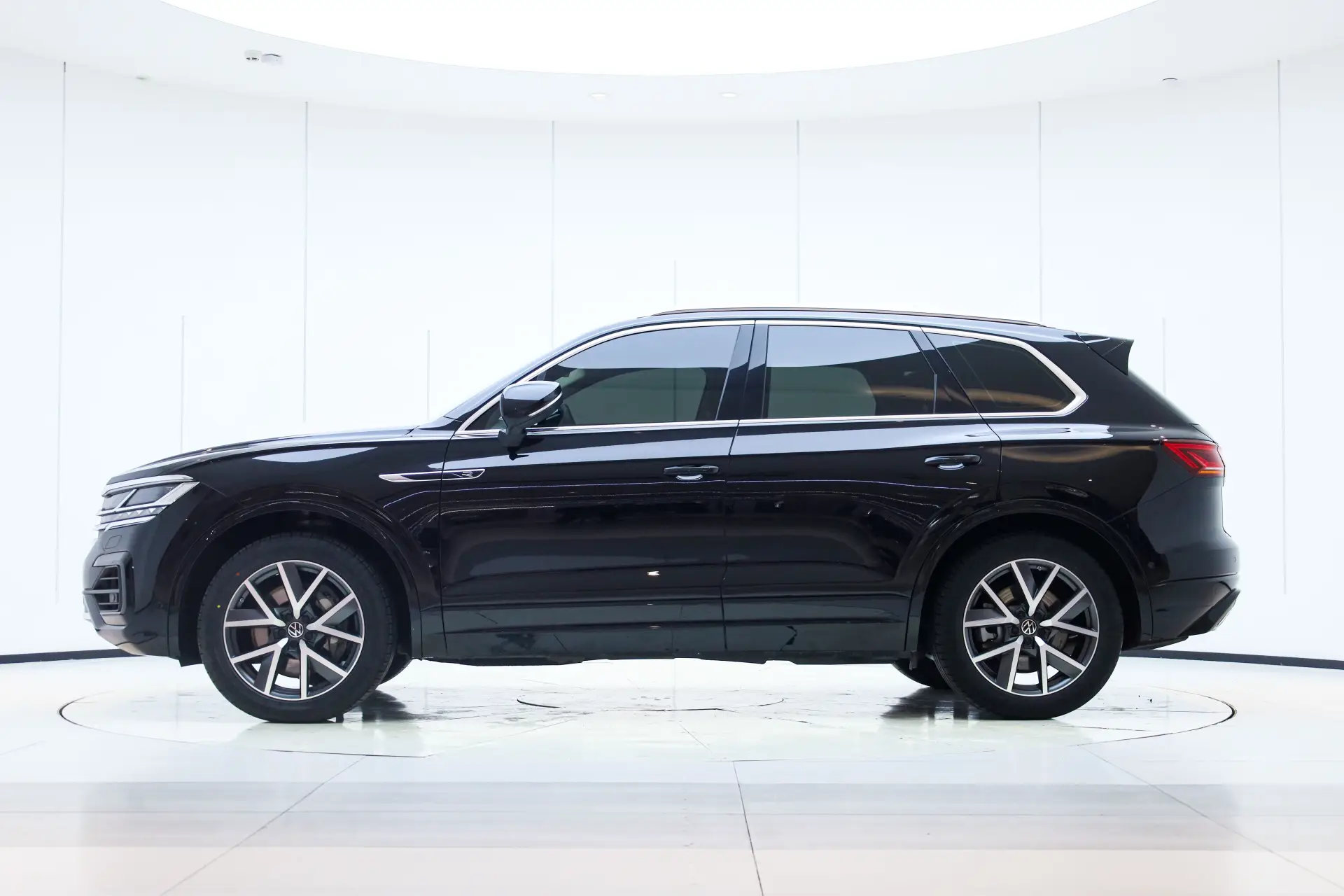 Volkswagen Touareg, 2024 3