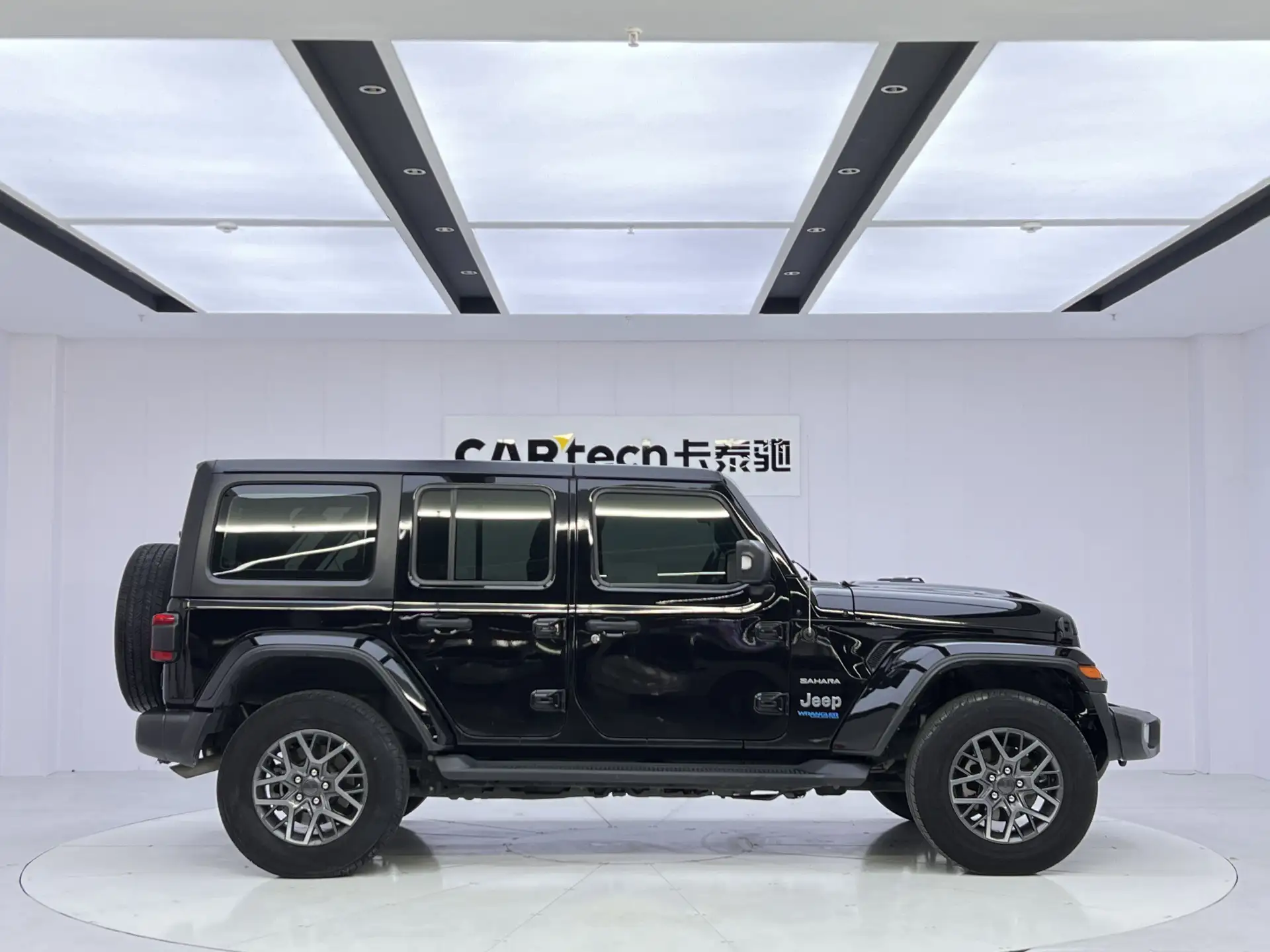 Jeep Wrangler, 2023 4