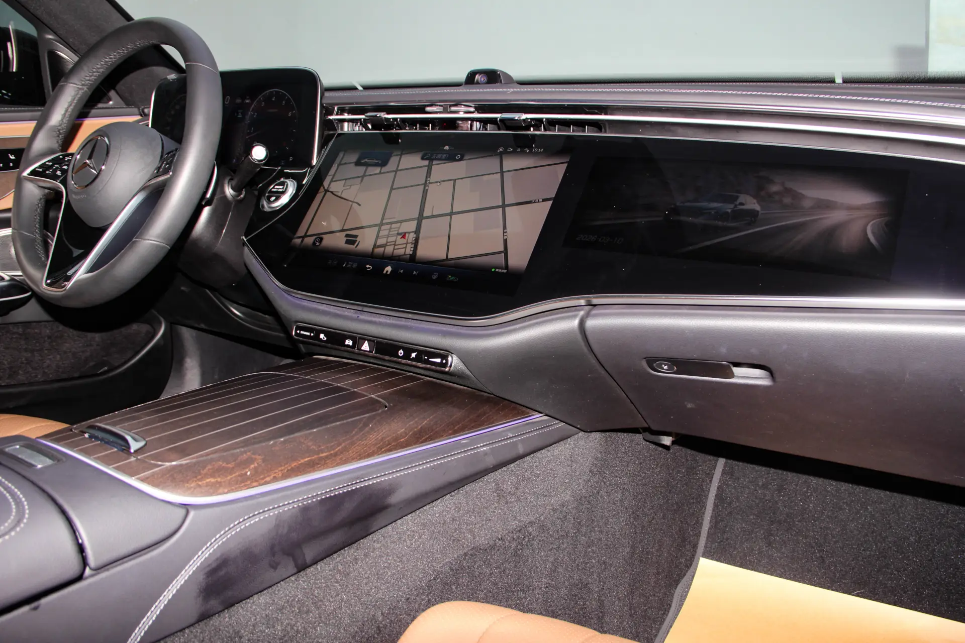 Mercedes-Benz E 300 L, 2025 23