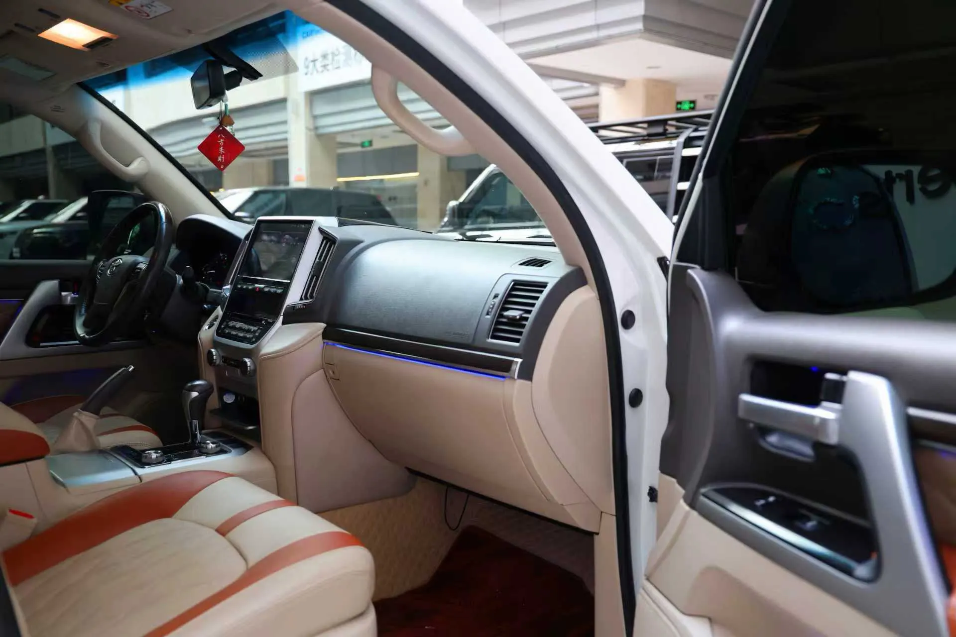 Toyota Land Cruiser, 2019 12