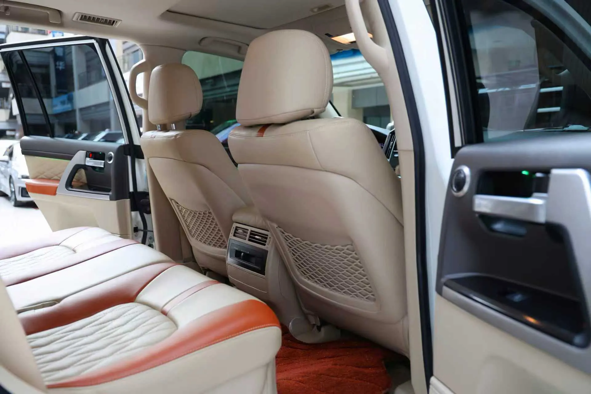 Toyota Land Cruiser, 2019 14