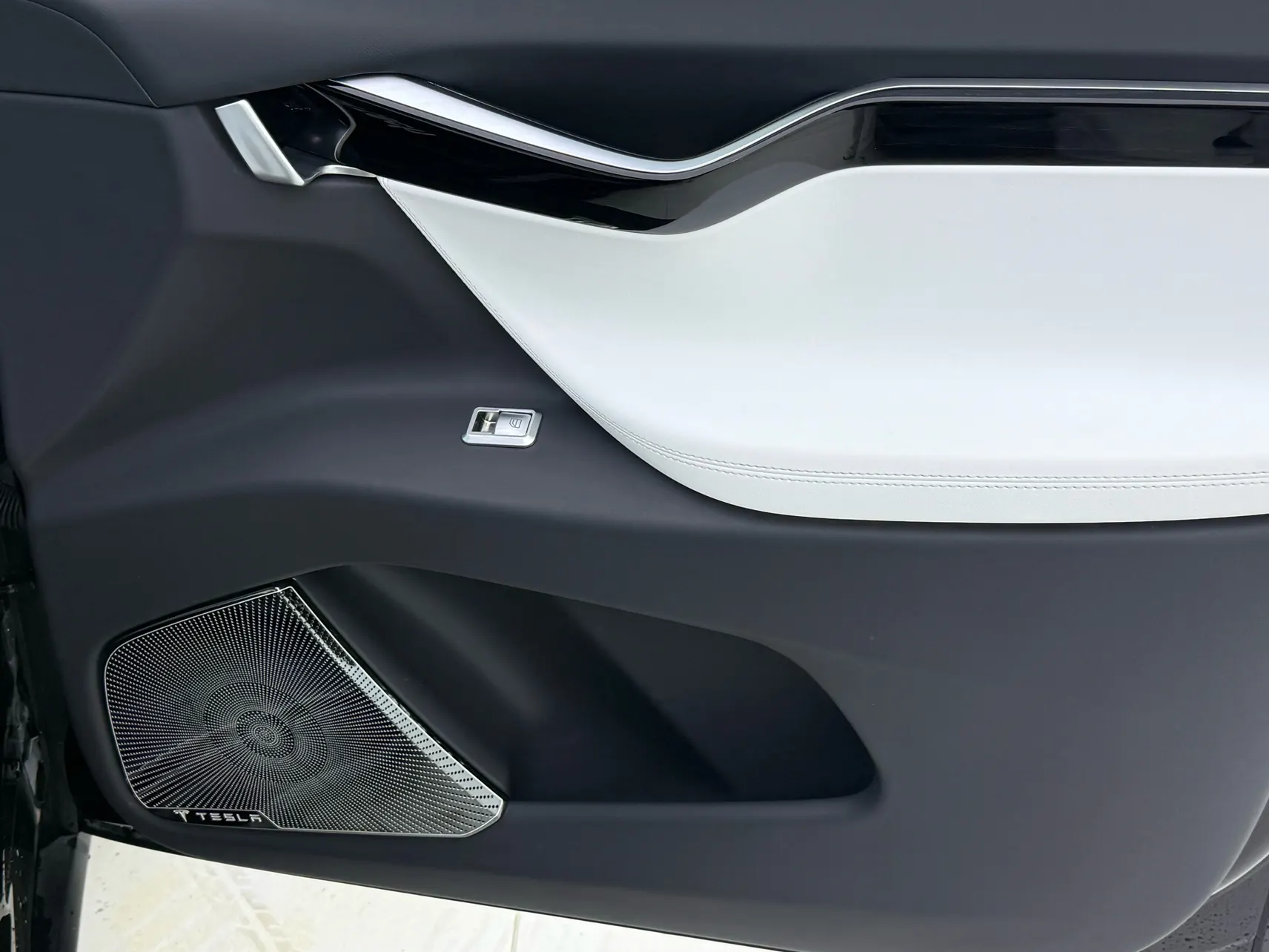Tesla Model X, 2018 28