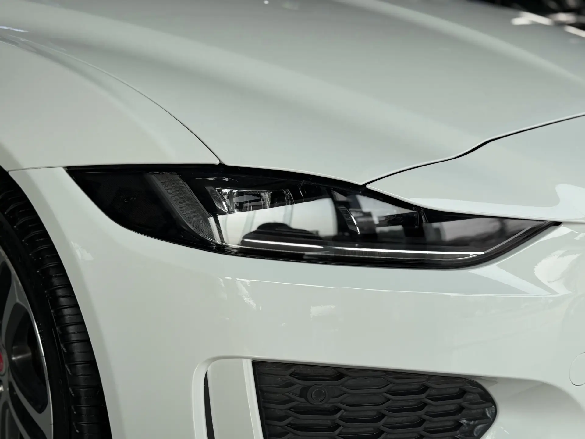 Jaguar XEL, 2022 10