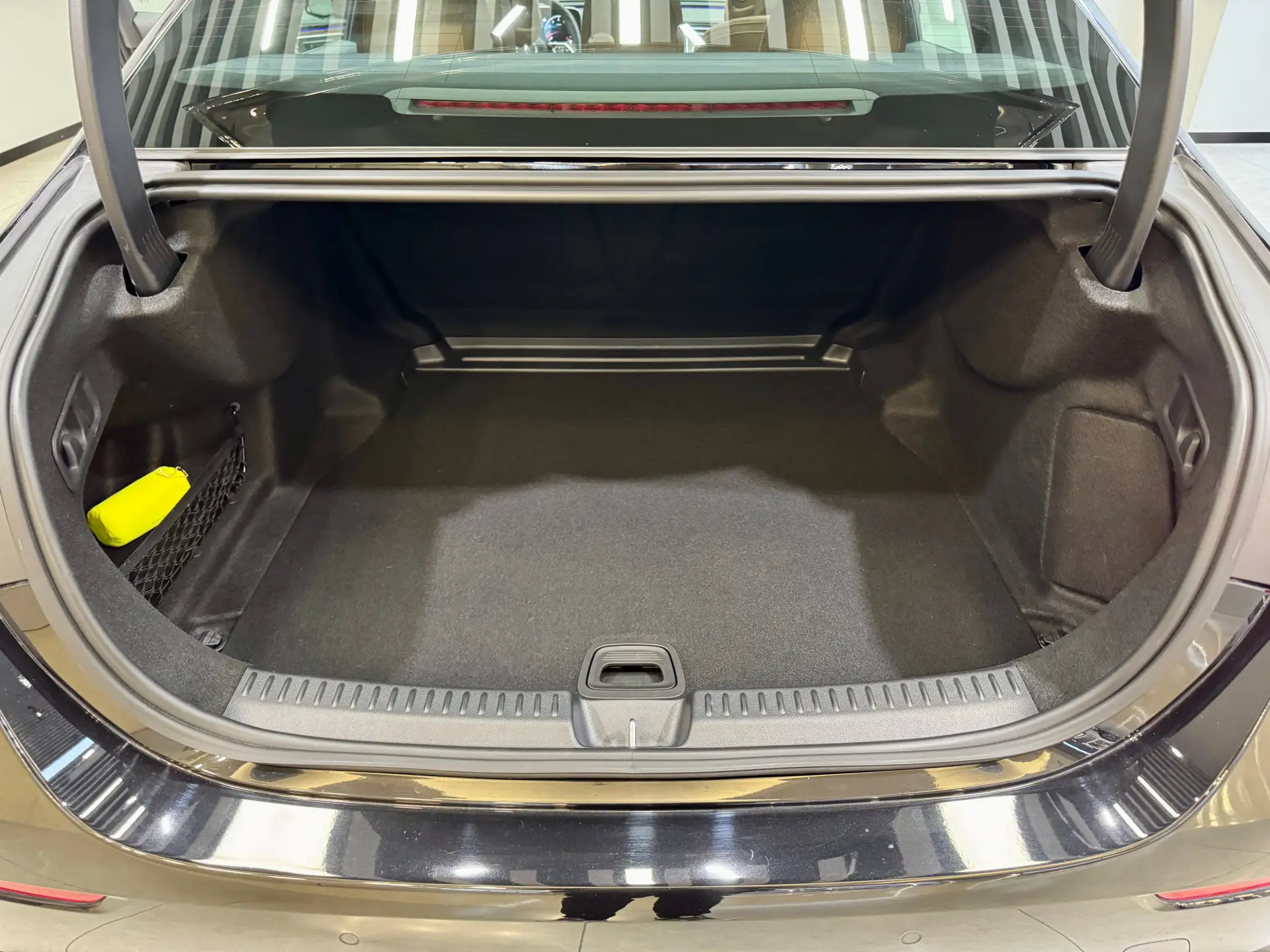 Mercedes-Benz E 300 L, 2026 29